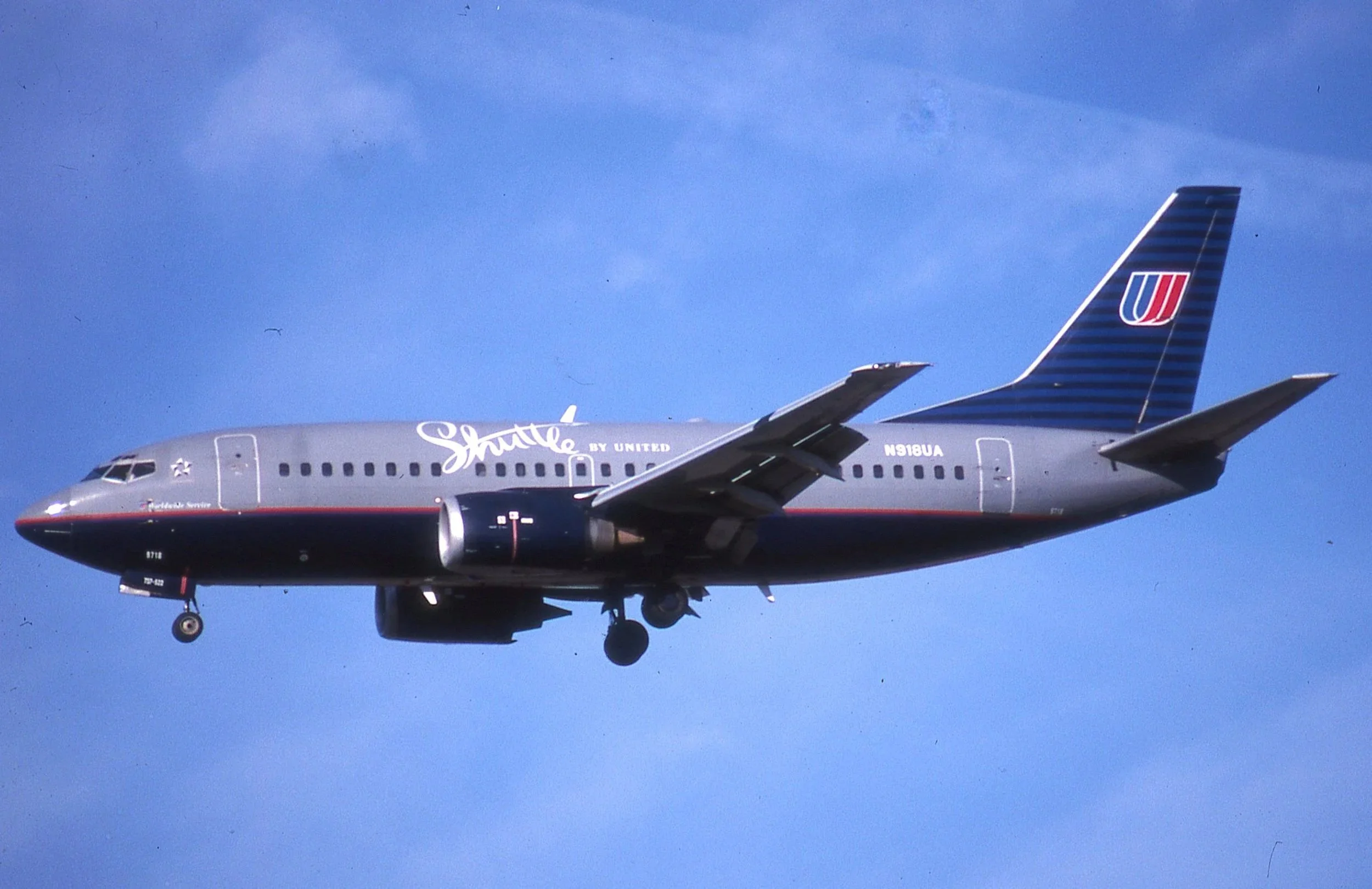 N918UA B737 UNITED SHUTTLE GREY ORD 27I