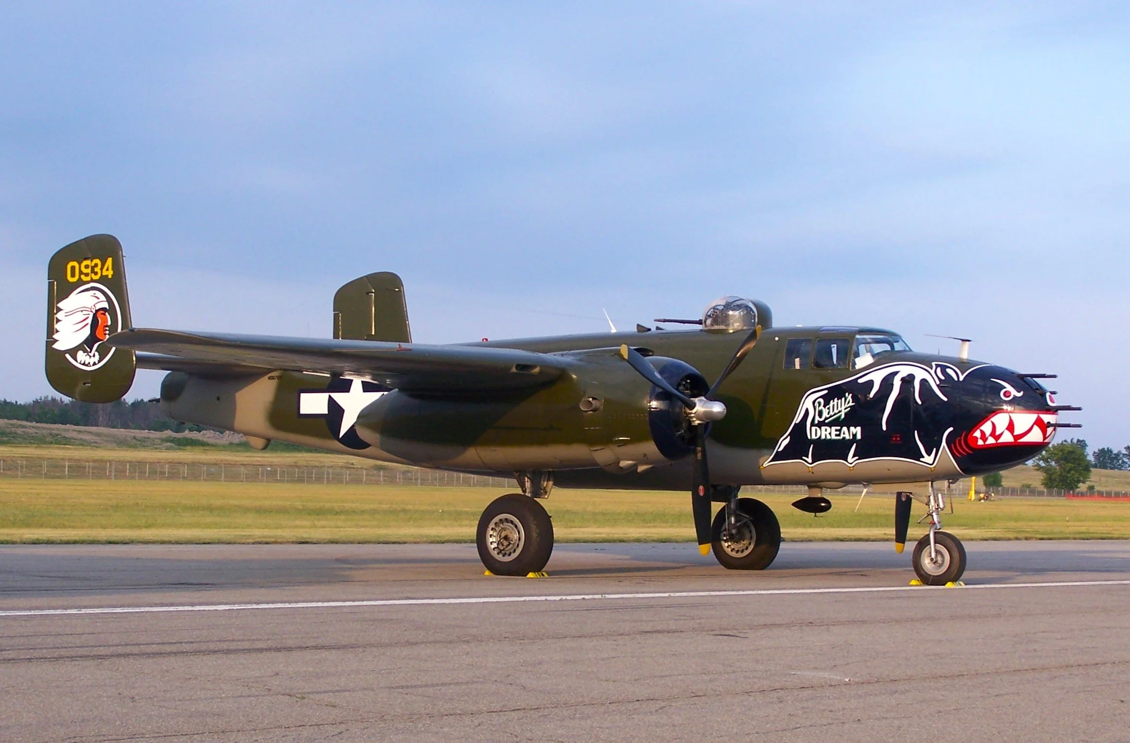 B-25 THUNDER OVER MICHIGAN SHOW YIP