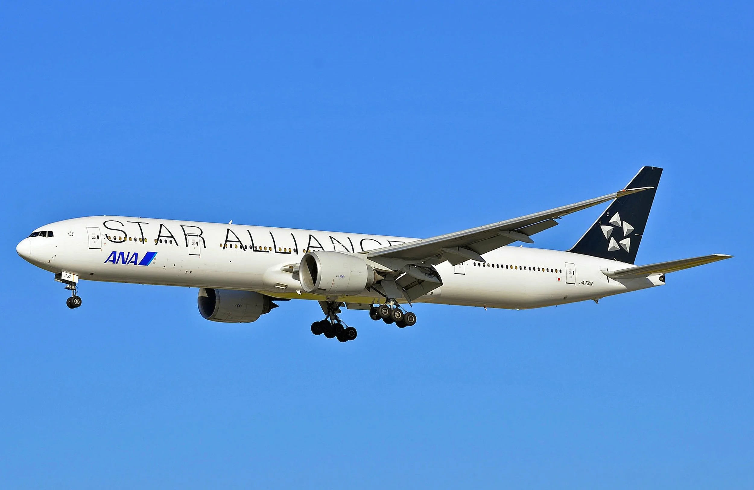 JA731A B777-300 ANA STAR ALLIANCE ORD 28C