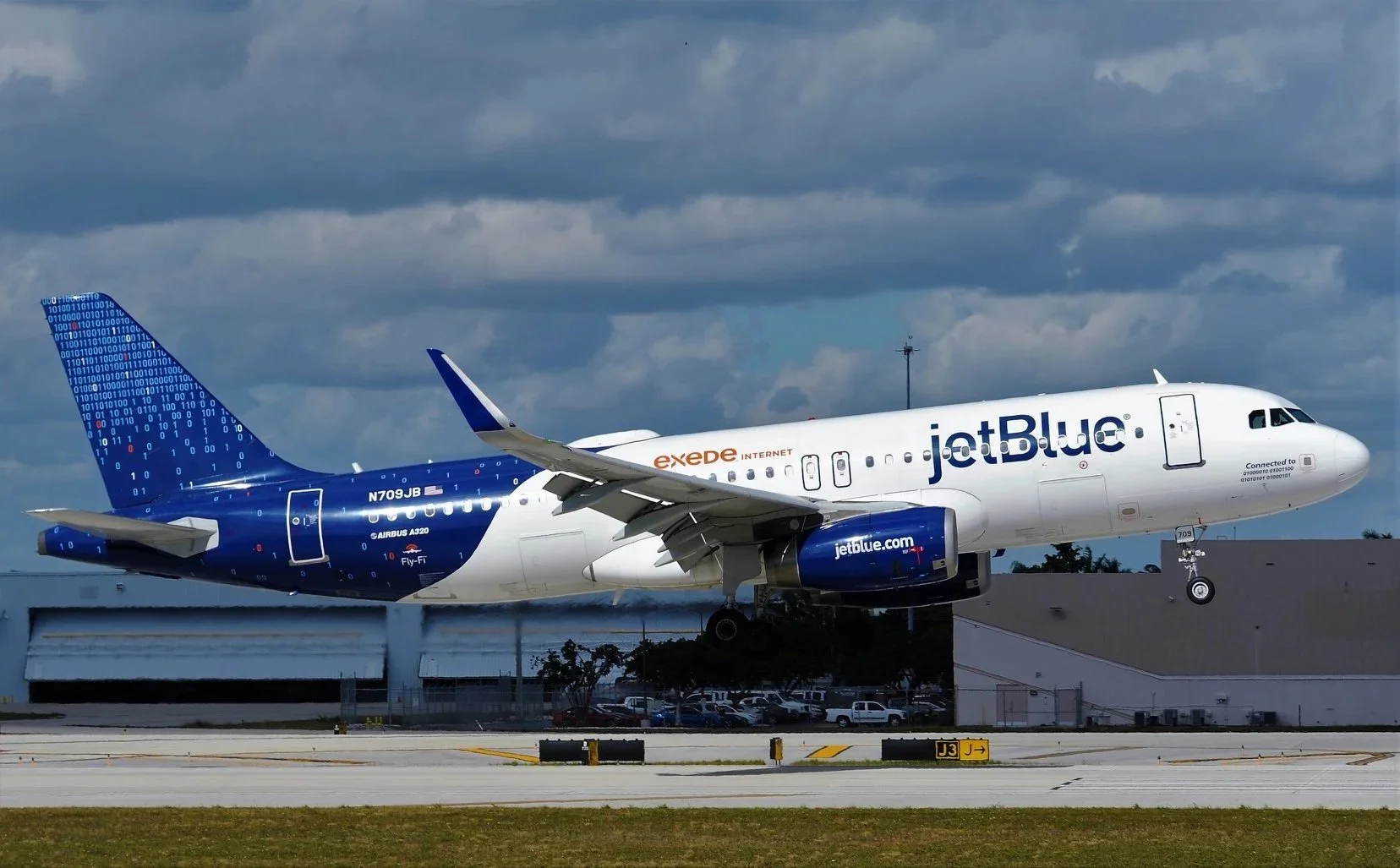 N709JB A320 EXEPE INTER FLL