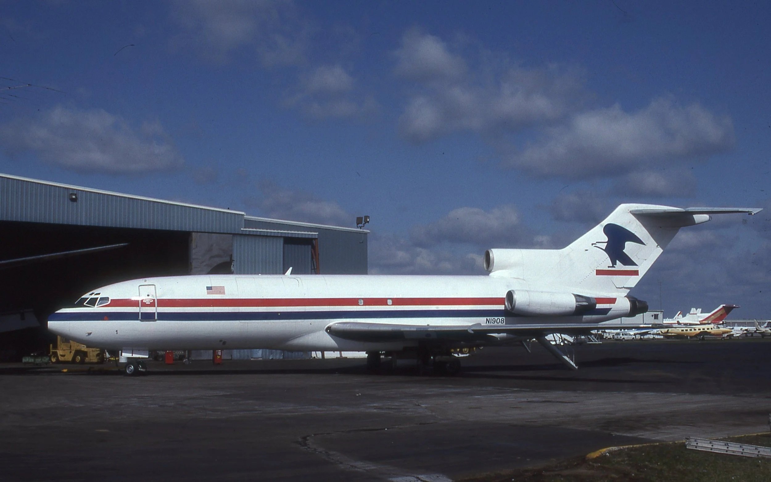 N1908 B727-100 US POSTAL SERVICE YIP KALITTA RAMP