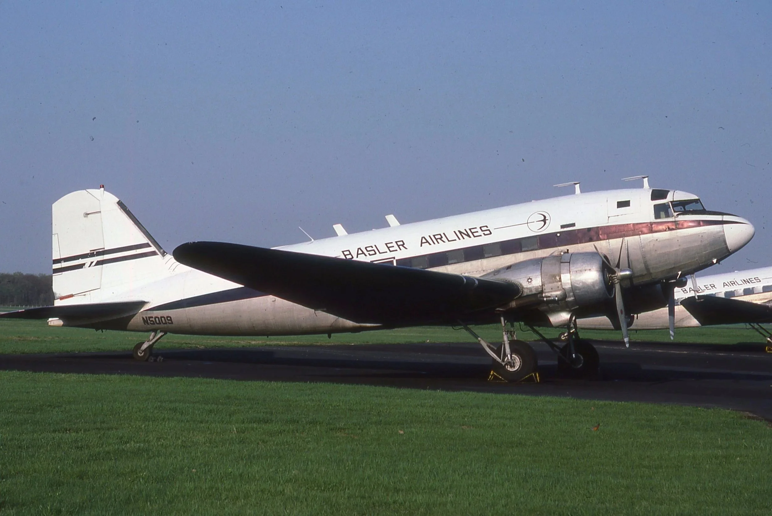 N5009 DC-3 BASLER AIRLINES OSH