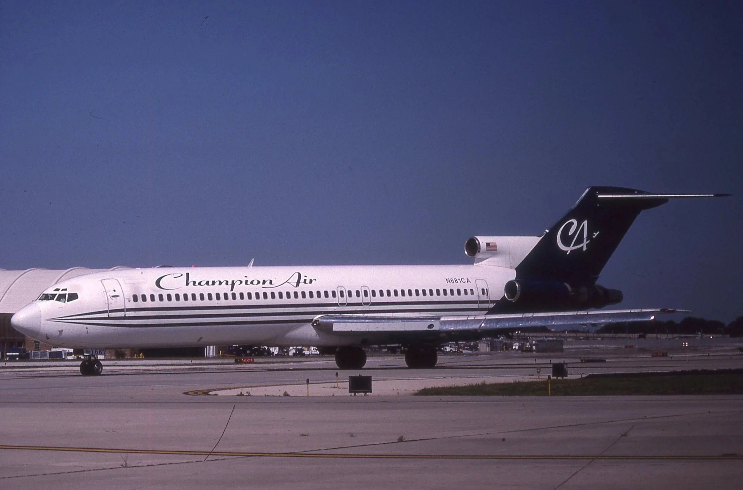 N681CA B727-200 CHAMPION AIR 31C MDW