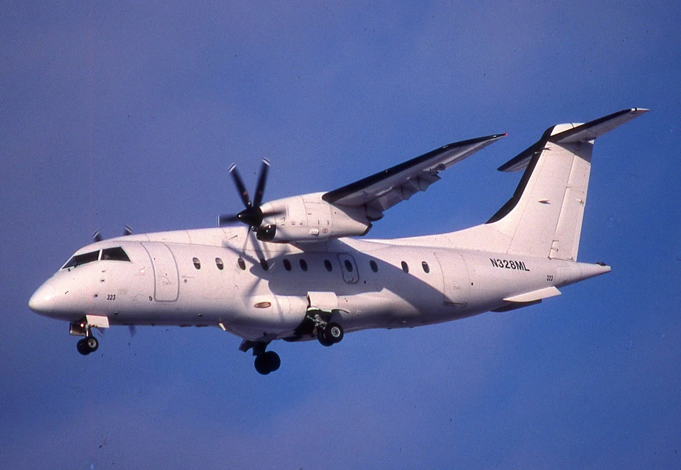 N328ML DORNIER 328P ORD 27L