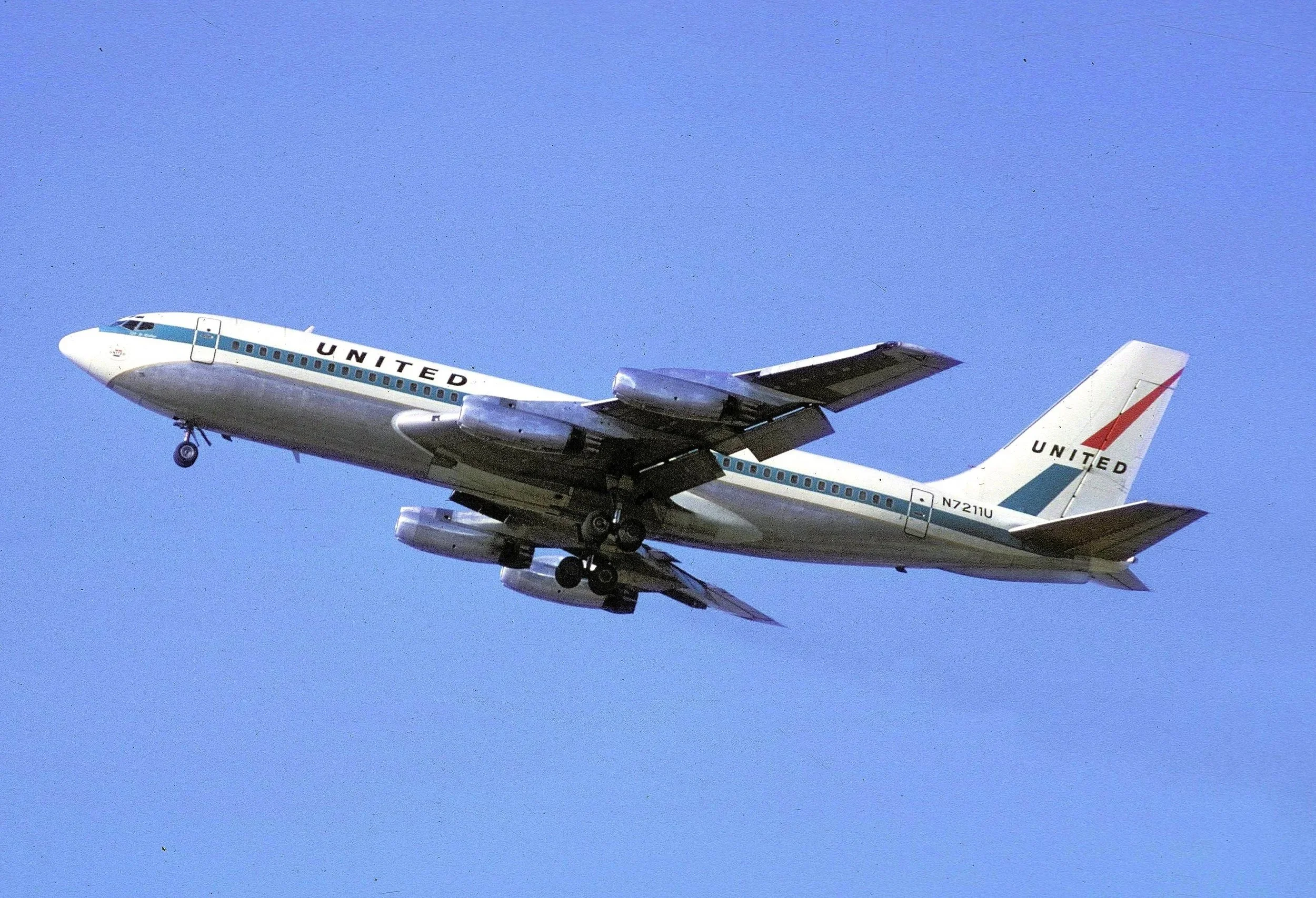 N7211U B707-720 UNITED DEPARTING ORD
