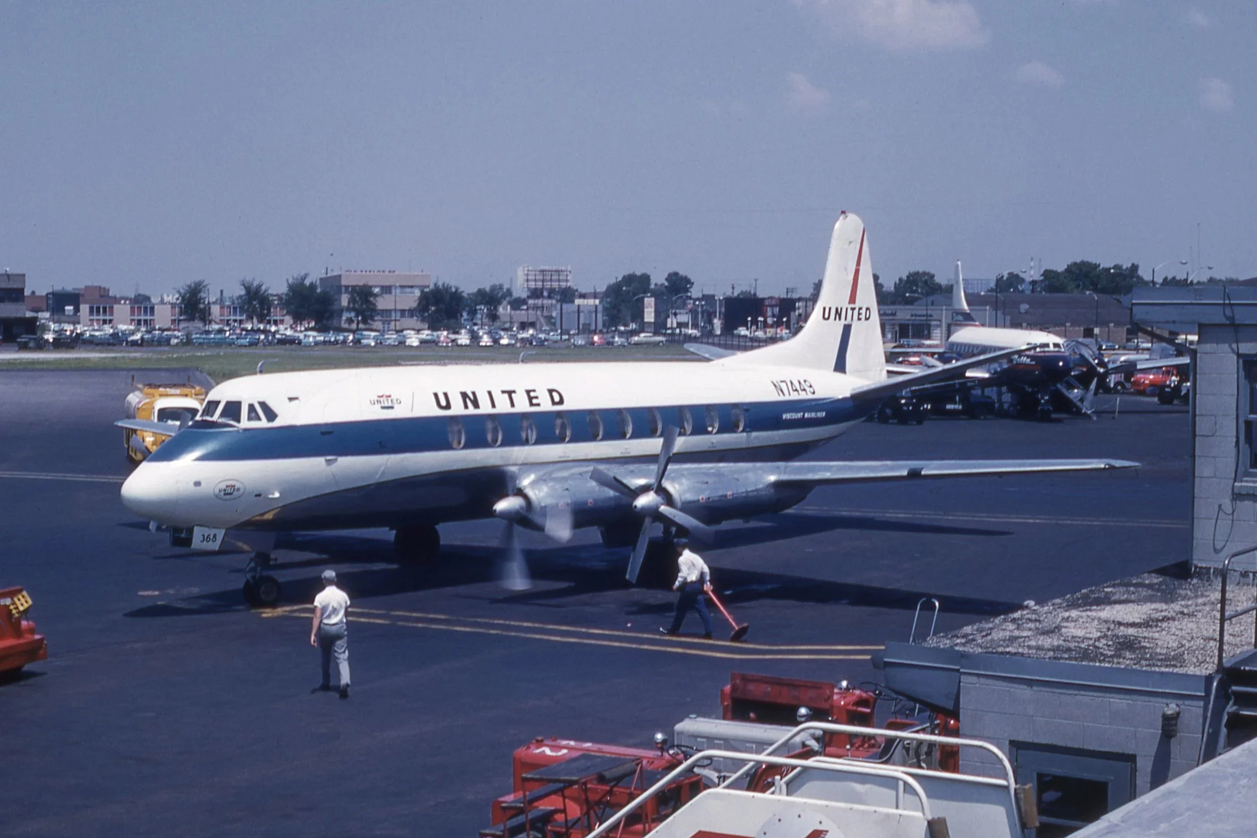 N7449 VISCOUNT 700 UNITED MDW