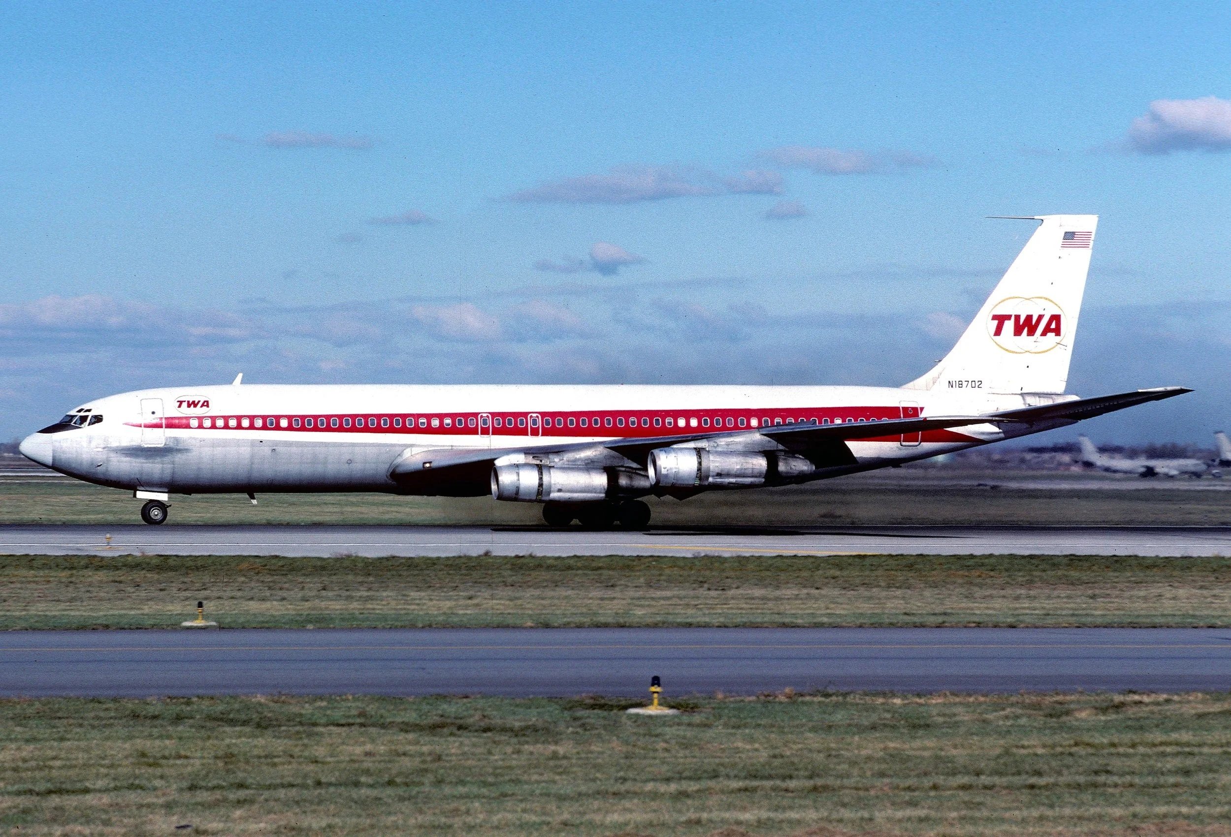 N18702 B707 TWA ORD 27R