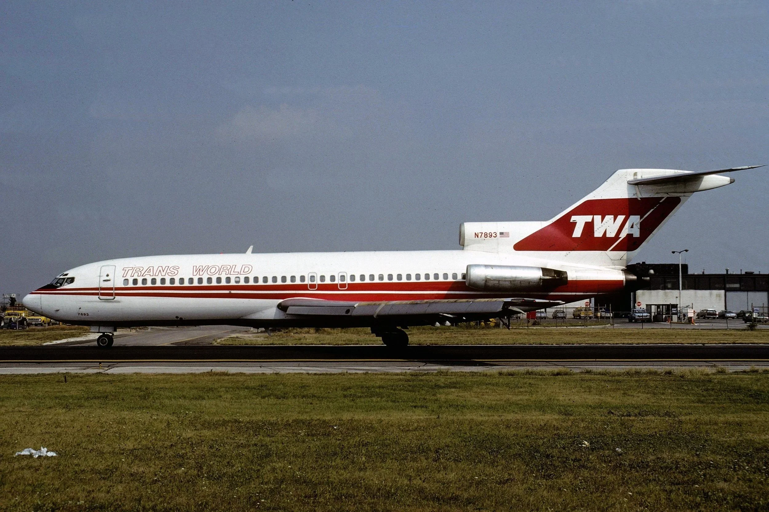 N7893 B727-100 TWA BLOCK LETTERS ORD 