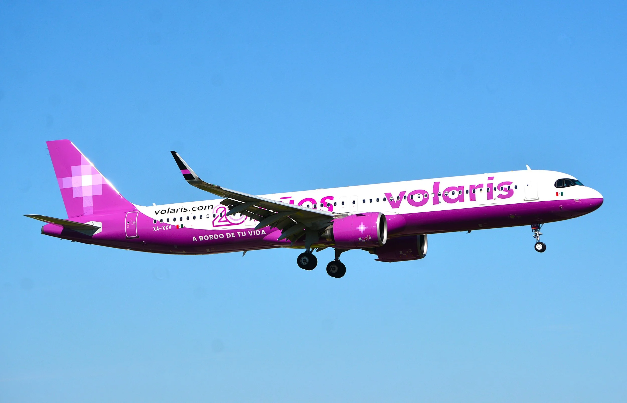 XA-XXV A321 VOLARIS ANNIV COLORS ORD 10C