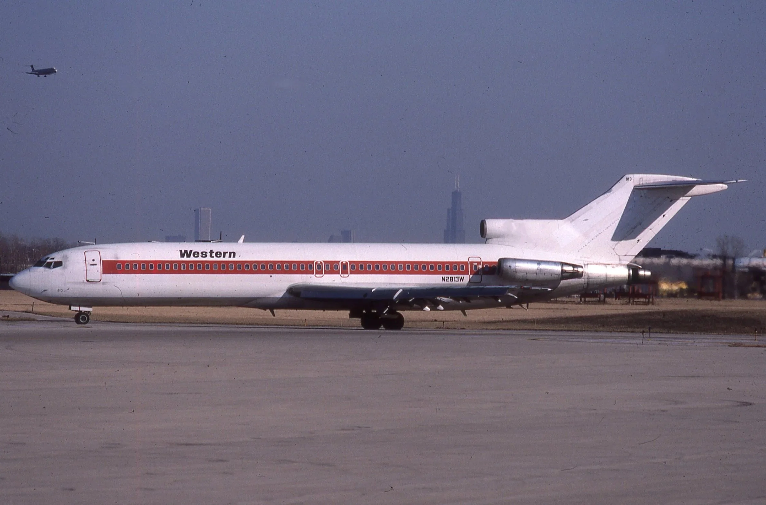 N2813W B727-200 WESTERN AIRLINES ORD 32R