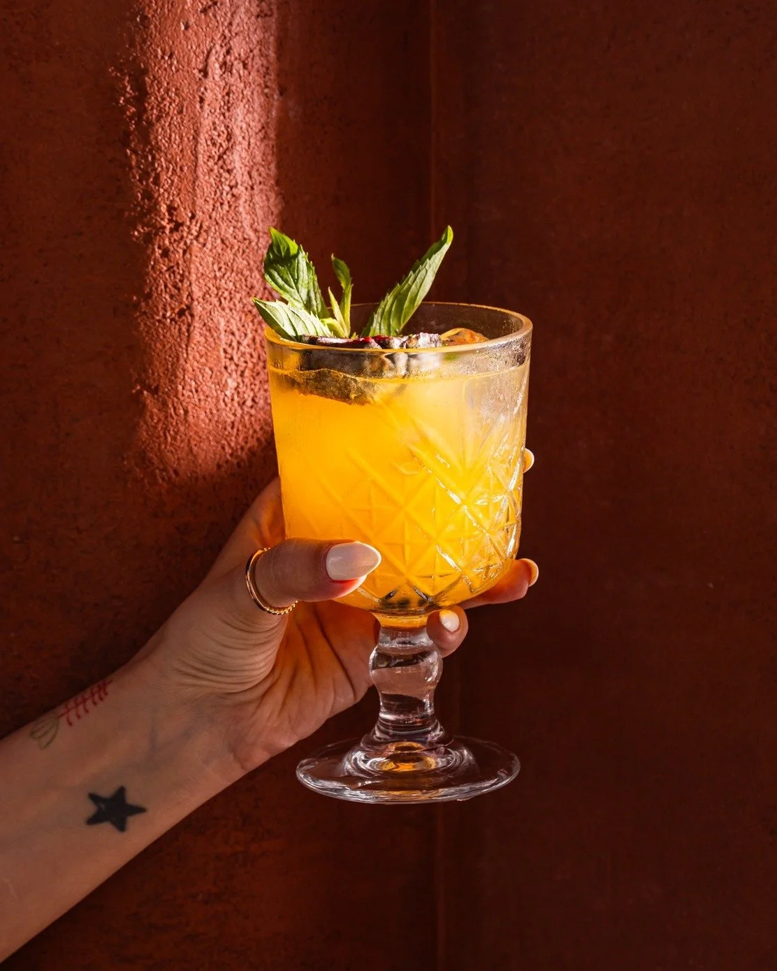 A cheeky midweek Mexican Punch never hurt anyone.
 
El Jimador Blanco, Licor 43, pineapple, passion fruit, agave and bitters.
 
#bajacantina #sydneyeats #sydneyrestaurants #mexicanfood #cocktails