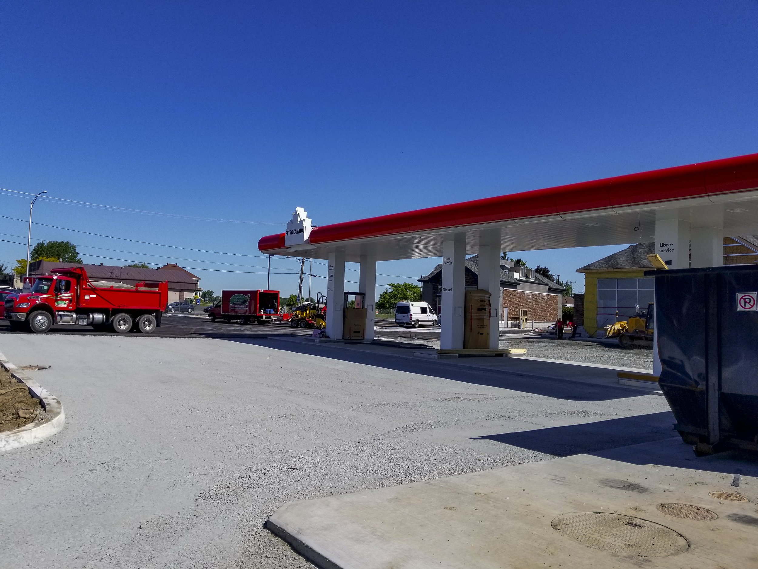 préparation et pavage commerical station-service.jpg