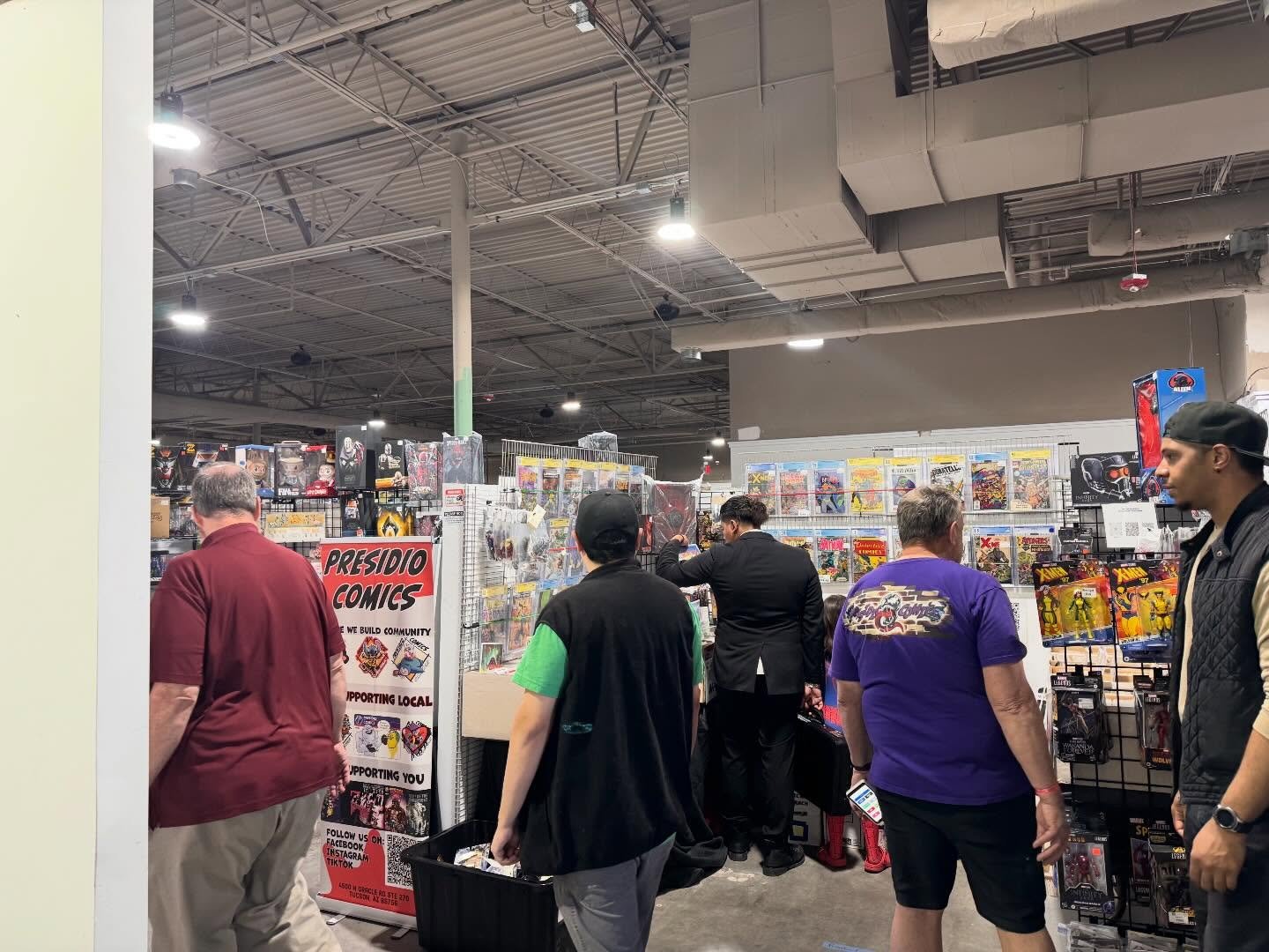 @comicconcasagrande our booth is packed!