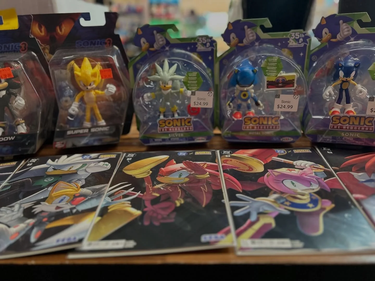 Fan of Sonic and DC? Come check out these awesome comics on New Comic Wednesday! ⚡️🦔