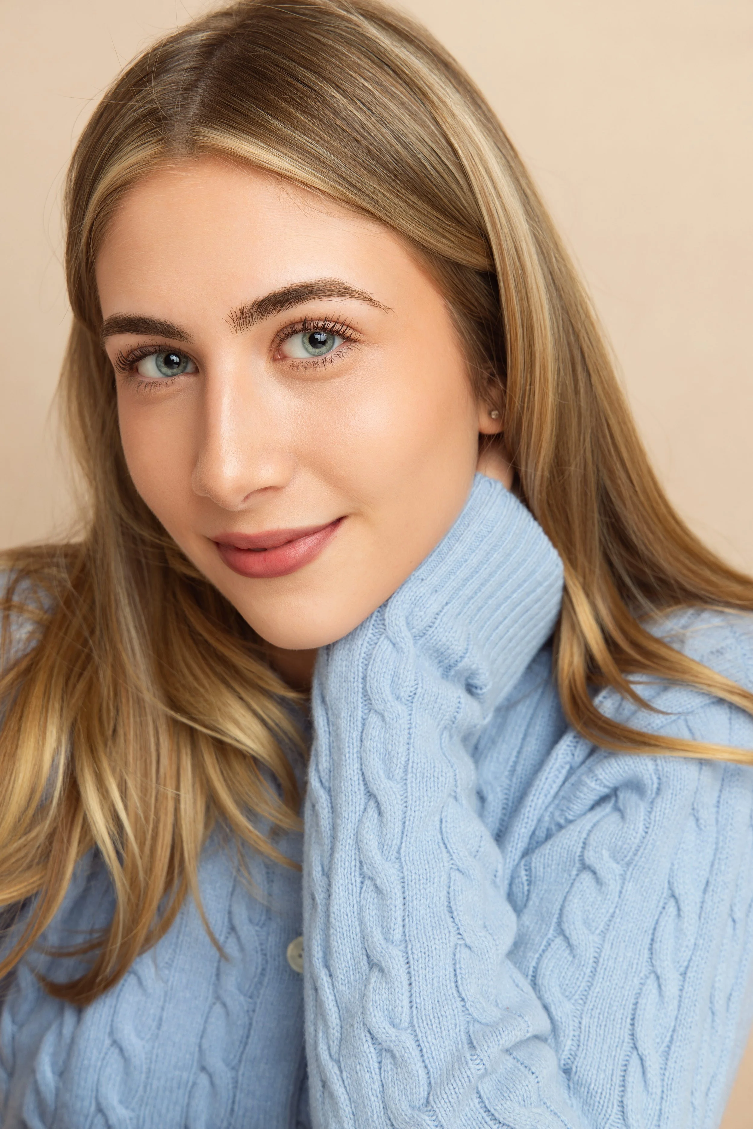 Nadia Headshot-2 copy.jpg