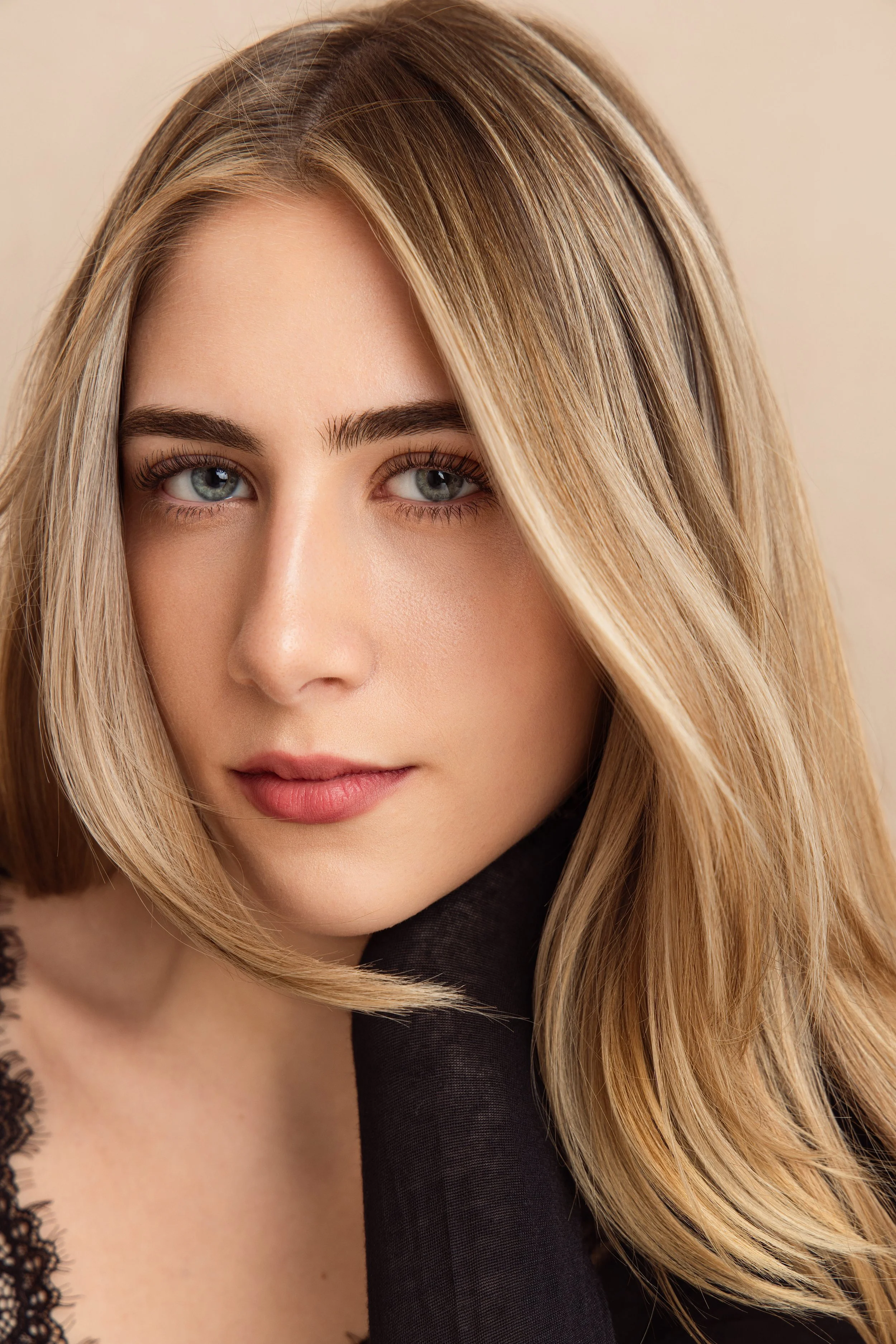 Nadia Headshot-4 copy.jpg