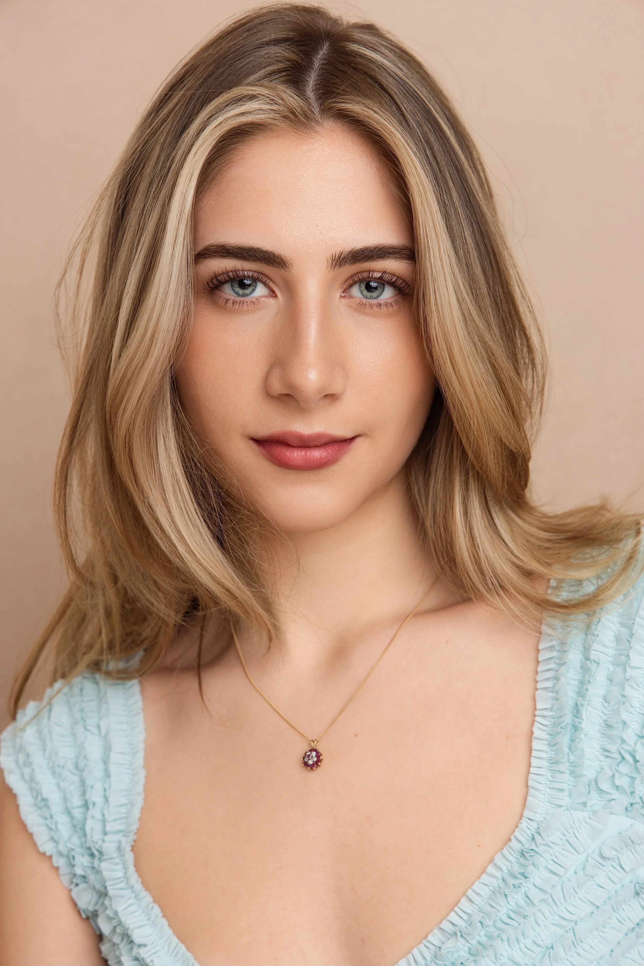 Nadia Headshot-5 copy.jpg