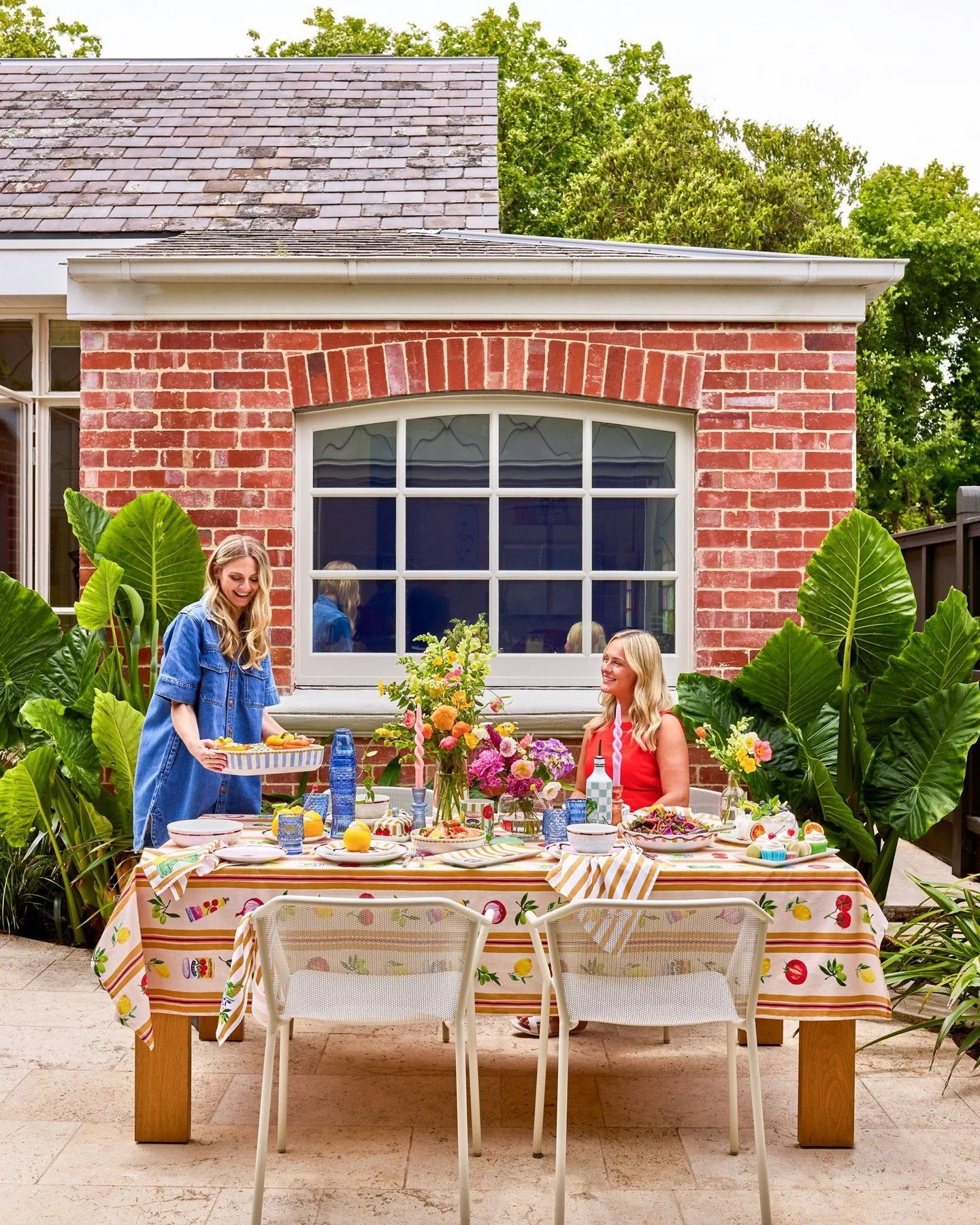 Here at Porto, we love a mix and match of homewares and napery. 

The table is yours to style as simple or grand, the choice is yours! 

Shop our latest Valentina collection today 🍅