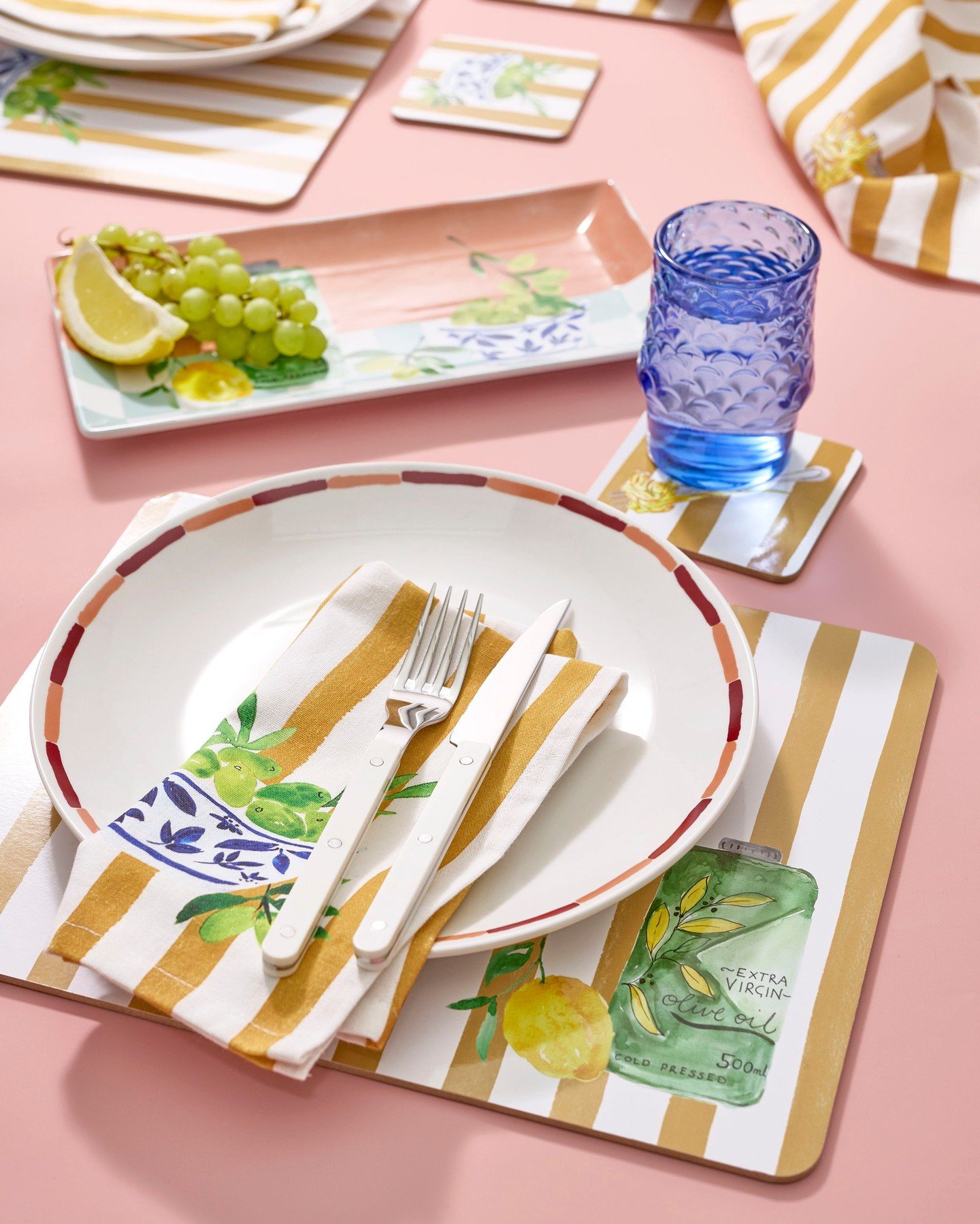 Inspired by Italian flavours, a Porto table can be playful, simple, or joyfully abundant&mdash; set it the way you want.