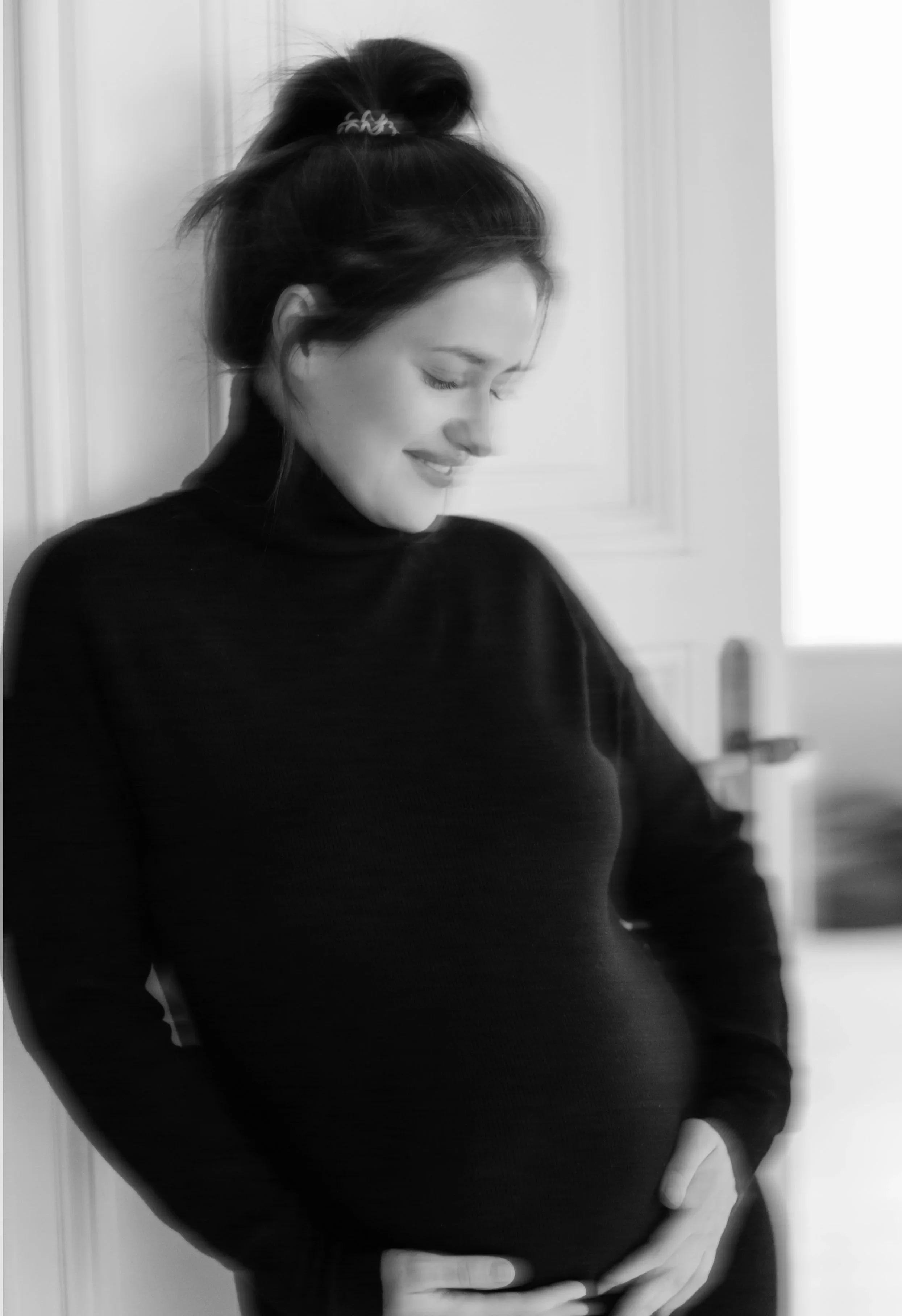 Expectant mother, brand photography for Rachael Benjamin Therapy.