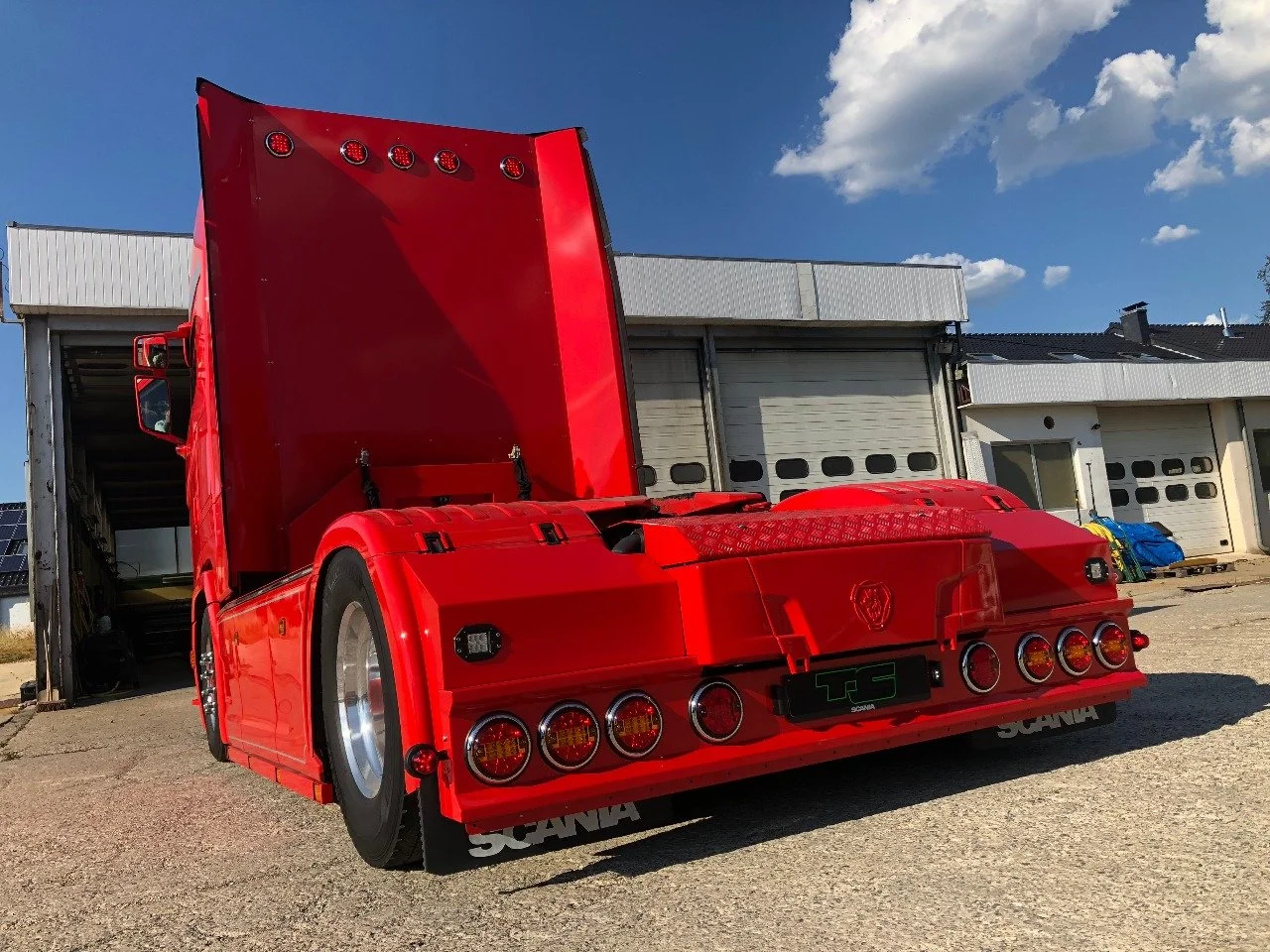 Custom Truck Styling – Individual truck customisation by TC-Works, Sankt Vith