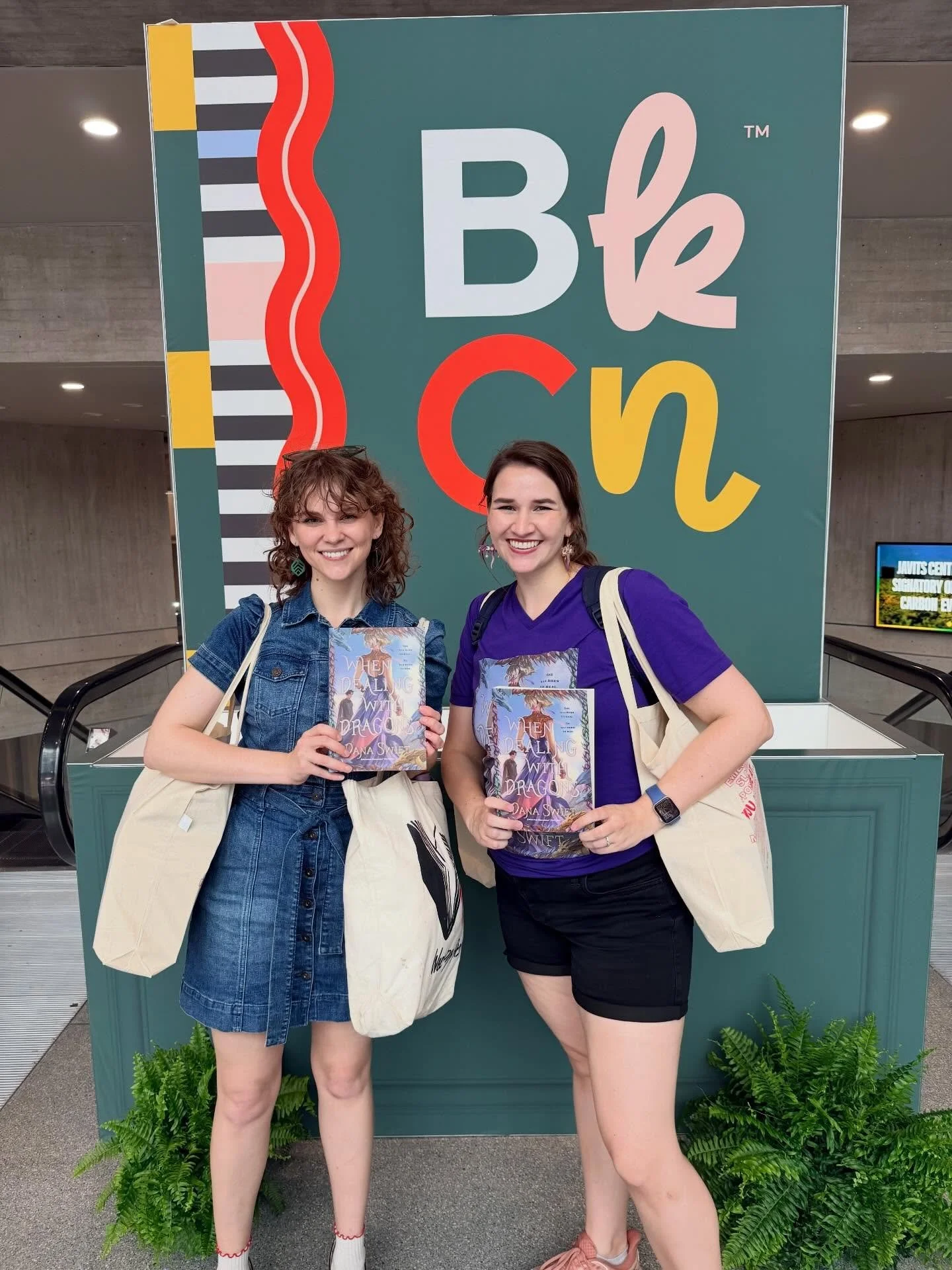 Had lunch with my editor @gracekatherinereads and then like the wonderful person she is, she helped me haul ARCs to @bookcon!!! Guys it looks so good! I&rsquo;m so so excited! 

I&rsquo;ll be at @thegreendragonbookshop Booth #1303 Saturday and Sunday