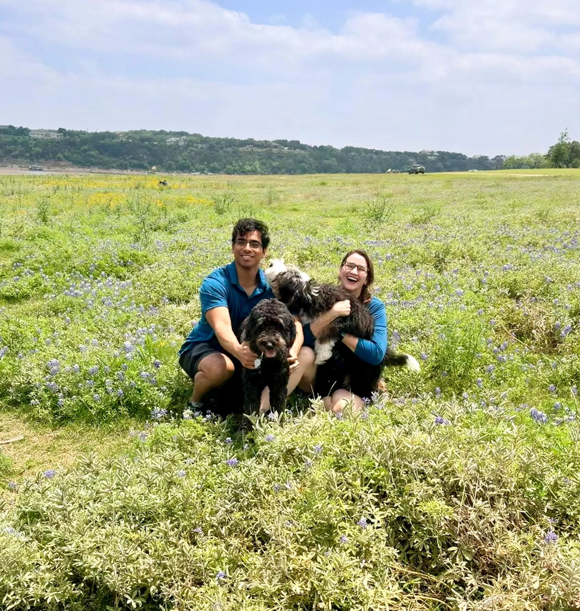 Our attempt at taking photos together as a family at #muleshoebendrecreationarea with the remaining #bluebonnets of the season!