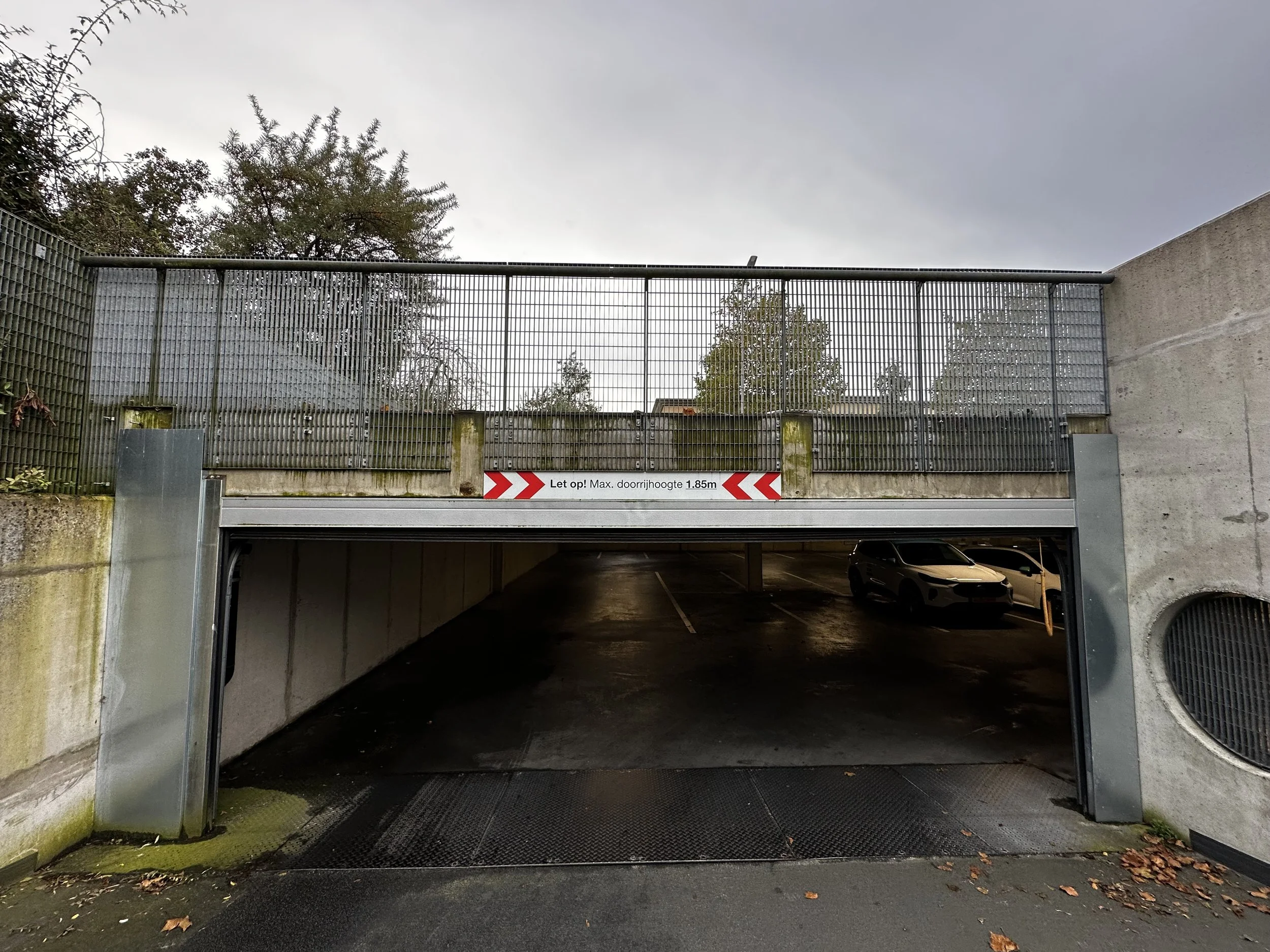 Niet schone parkeergrarage