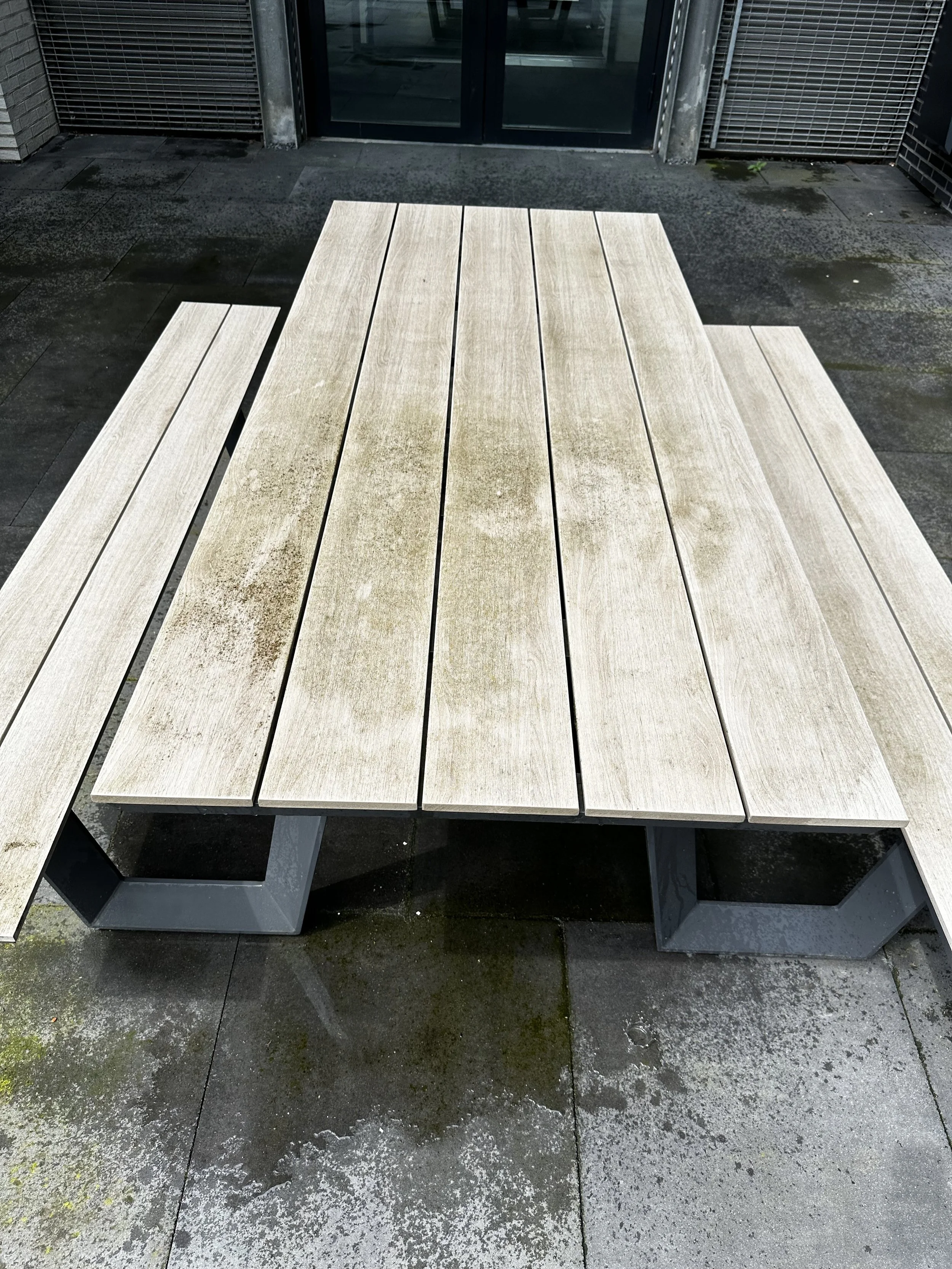 Reiniging tuinmeubilair