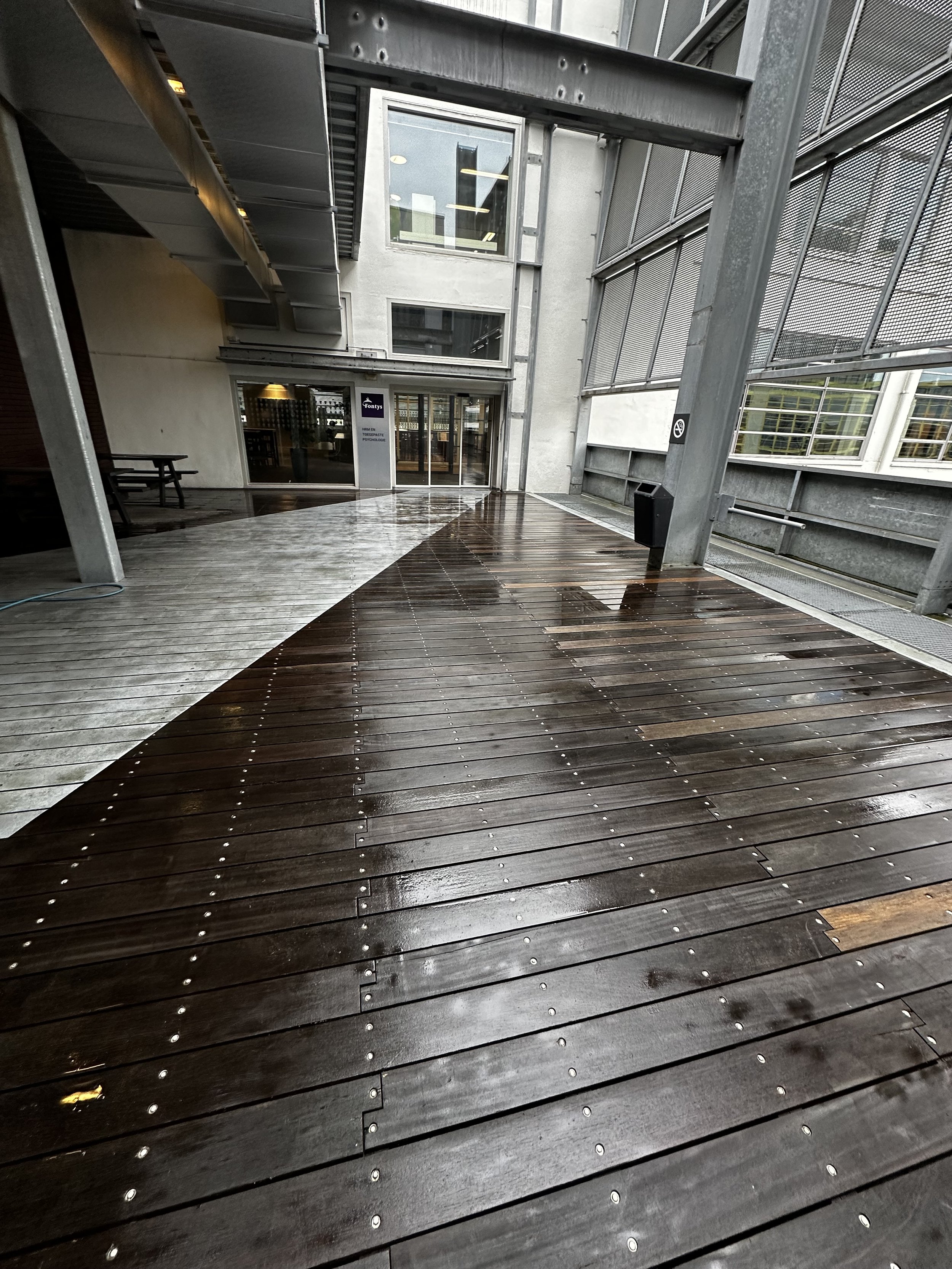 Professionele schoonmaak winkelcentrum