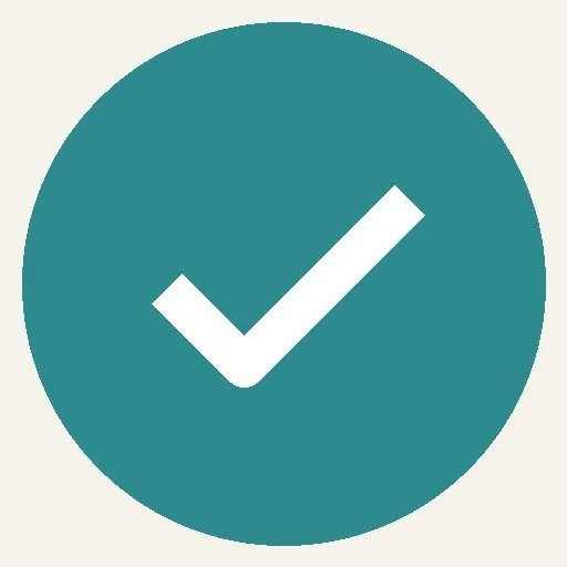 Een grote groene cirkel met een witte vink erin.