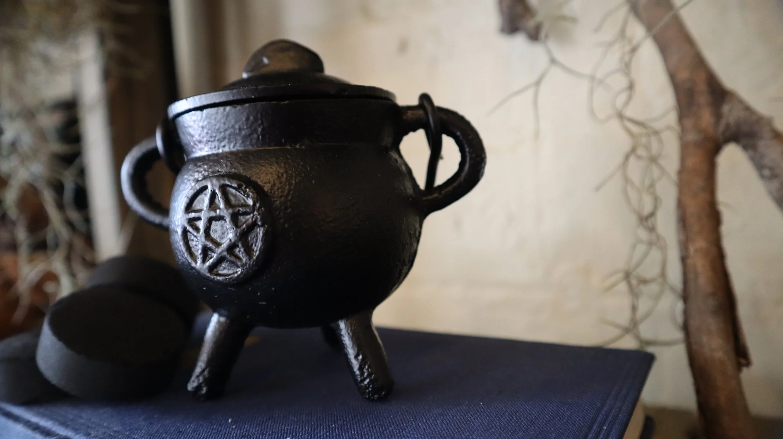 sml cauldron angle.JPG