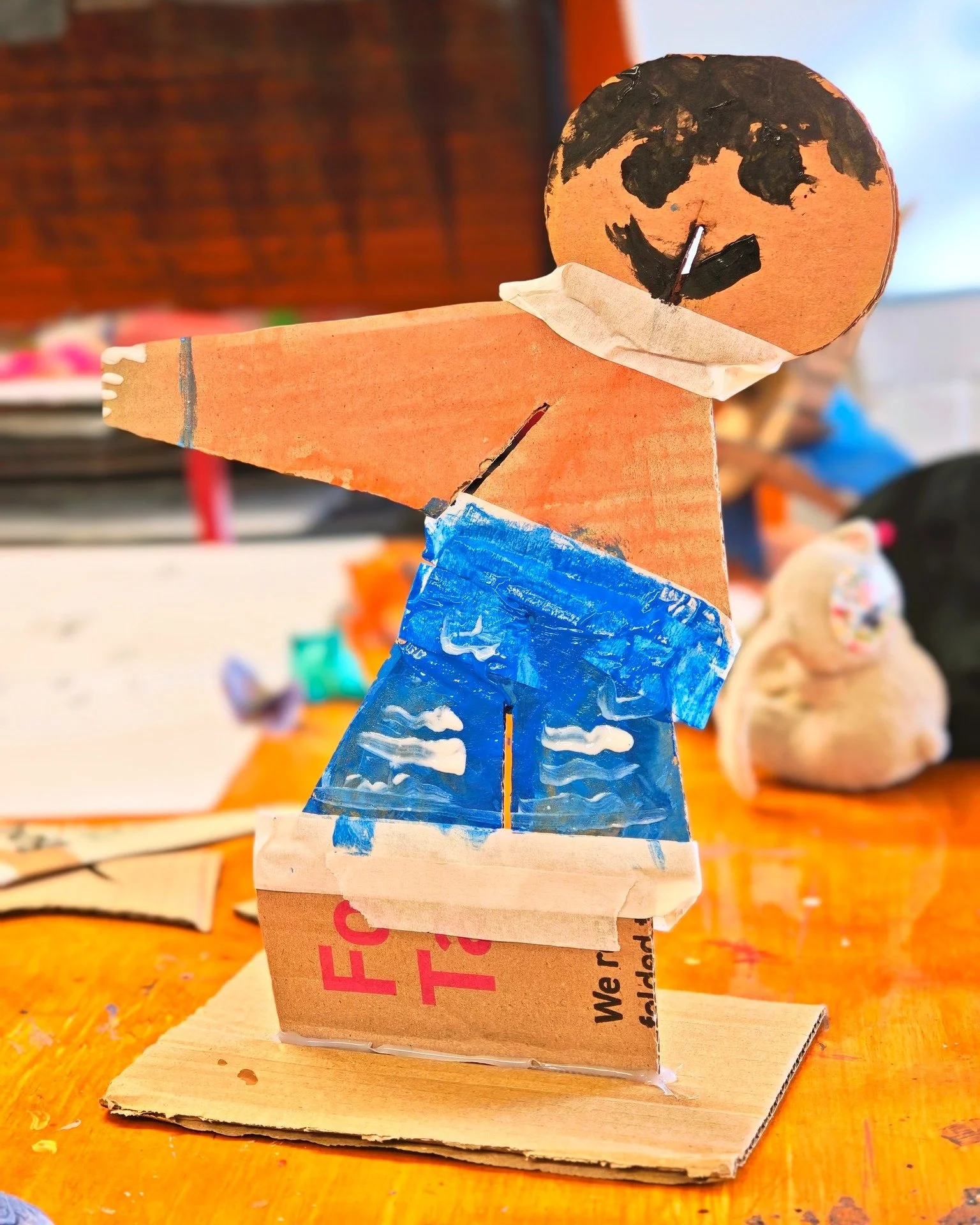 Student artwork showcase 🖼️ So much colour and imagination! 🩷

#kidsartclub #artstudioforkids #artclassesforkids #artclassesforchildren #painttothepeople