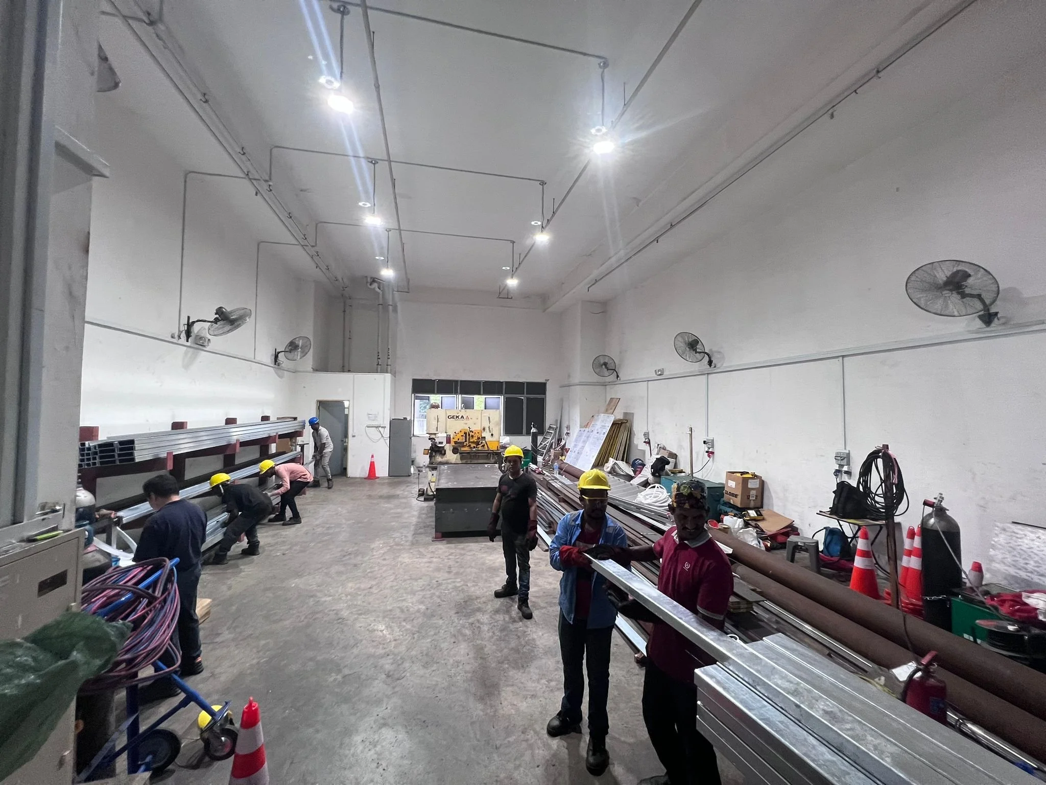 Oranssi carpenter using bench saw