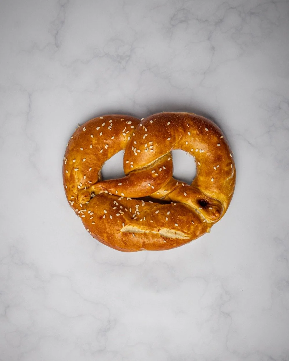 🥨 A Brezerl &ndash; nicht nur passend zu vielen Leibspeisen.

Es weckt Kindheitserinnerungen und unsere Brezen schmecken wie die von damals &ndash; weilwir sie auf die gute, alte Art machen.Und natürlich mit einer Zutat, die man nicht sieht, abe