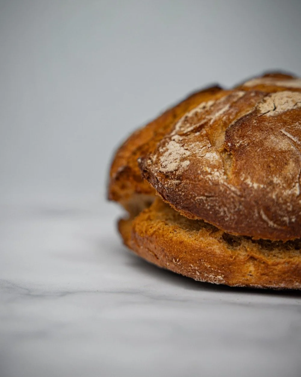 Unser Brot.Mit Getreide aus da Region, t&auml;glich frisch zubereitet in unserer Backstube &ndash; mit Zeit,Handwerk und ganz vü Liebe zum Detail. 🤎Denn guads Brot braucht ned vü Drumherum. Afoch guad!

#B&auml;ckereiSchneider #Helfenberg#ha