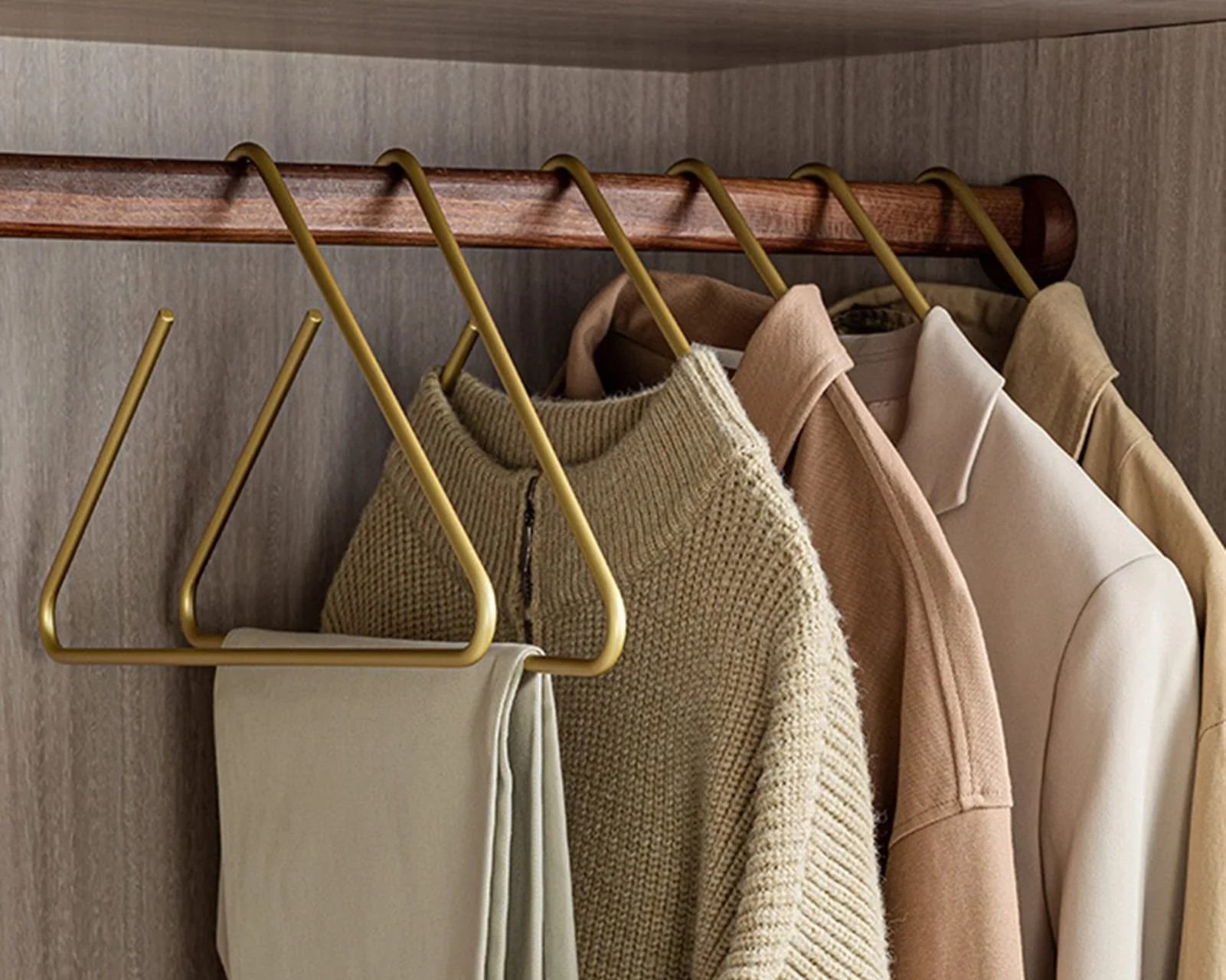 Your personal stylist and shopping assistant. Booking clients remote and in-person in Boston, MA. We help you upgrade your look through personalized outfit and make-up sessions. We also do online shopping for clients.