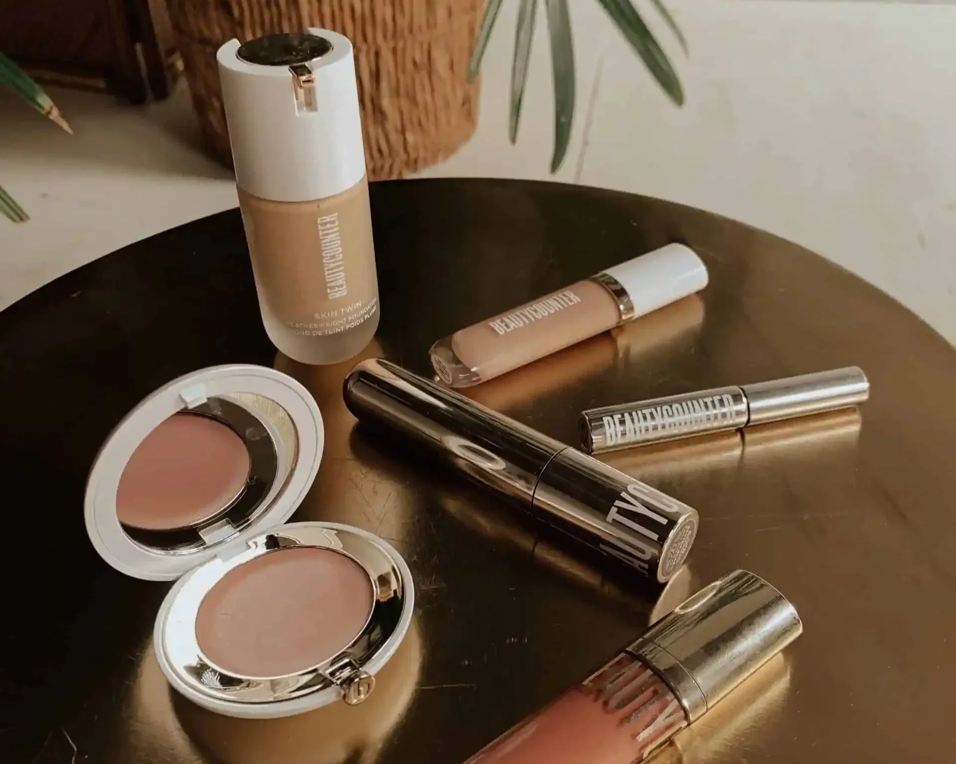 Your personal stylist and shopping assistant. Booking clients remote and in-person in Boston, MA.