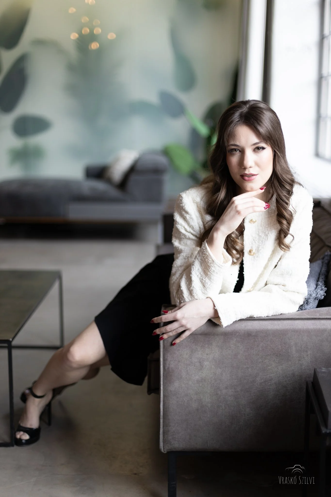 üzleti portré fotózás
kreatív fotózás
glamour portré fotózás
női portré fotózás
női fotózás
studió fotózás
Vrasko Szilvia
Vraskó Szilvi