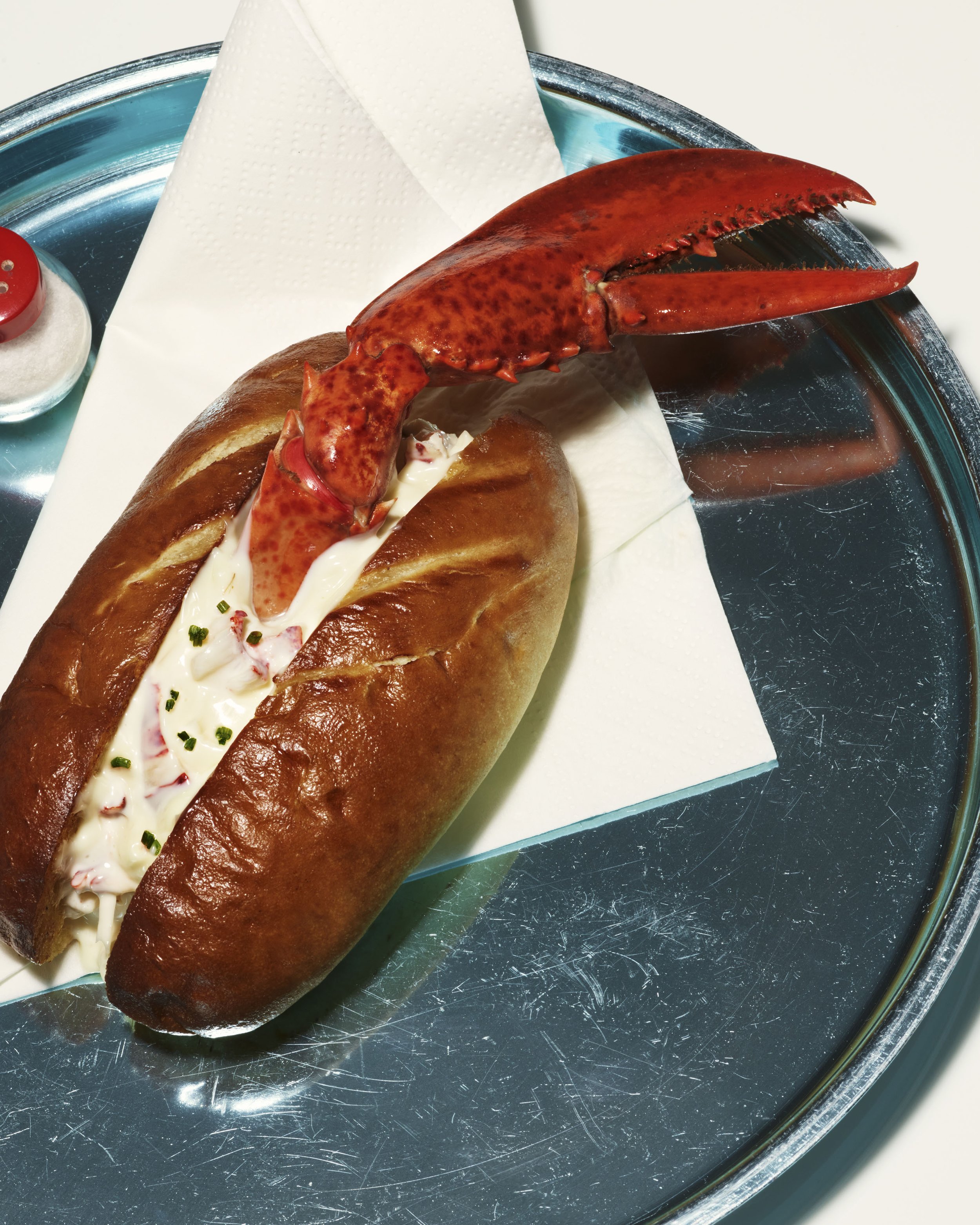 M LeMonde Sandwich_Lobster Roll Classic_030_RGB.jpg