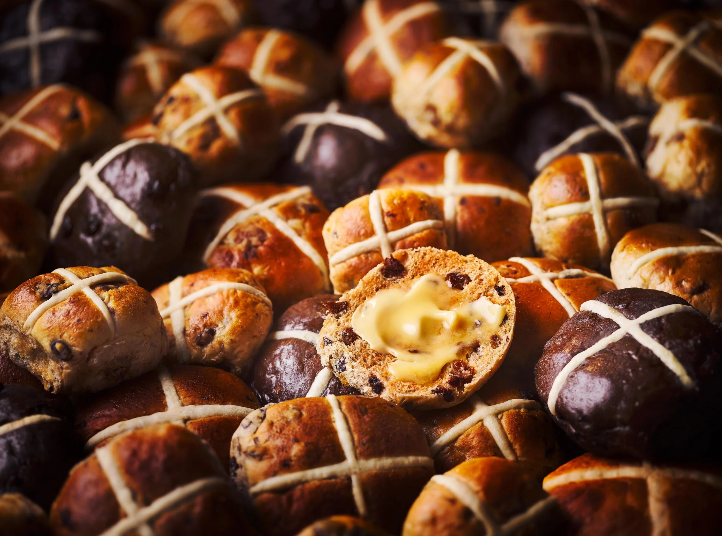 750233,29217144,29131075,122580,345033,331500_POS_Phase 8 Hot Cross Buns Group V2 JL 2.jpg