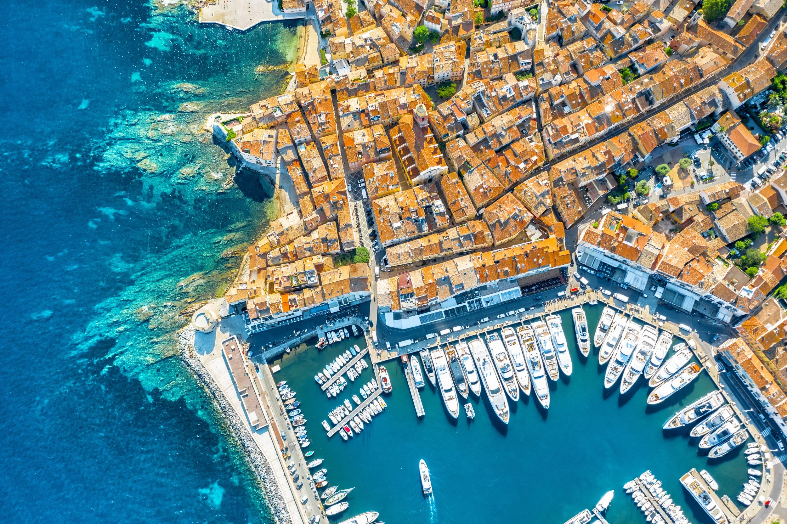 Independent real estate advisor and agent (buy side) in Paris, the French Riviera and the Alps (Courchevel, Val d'Isère, Megeve)