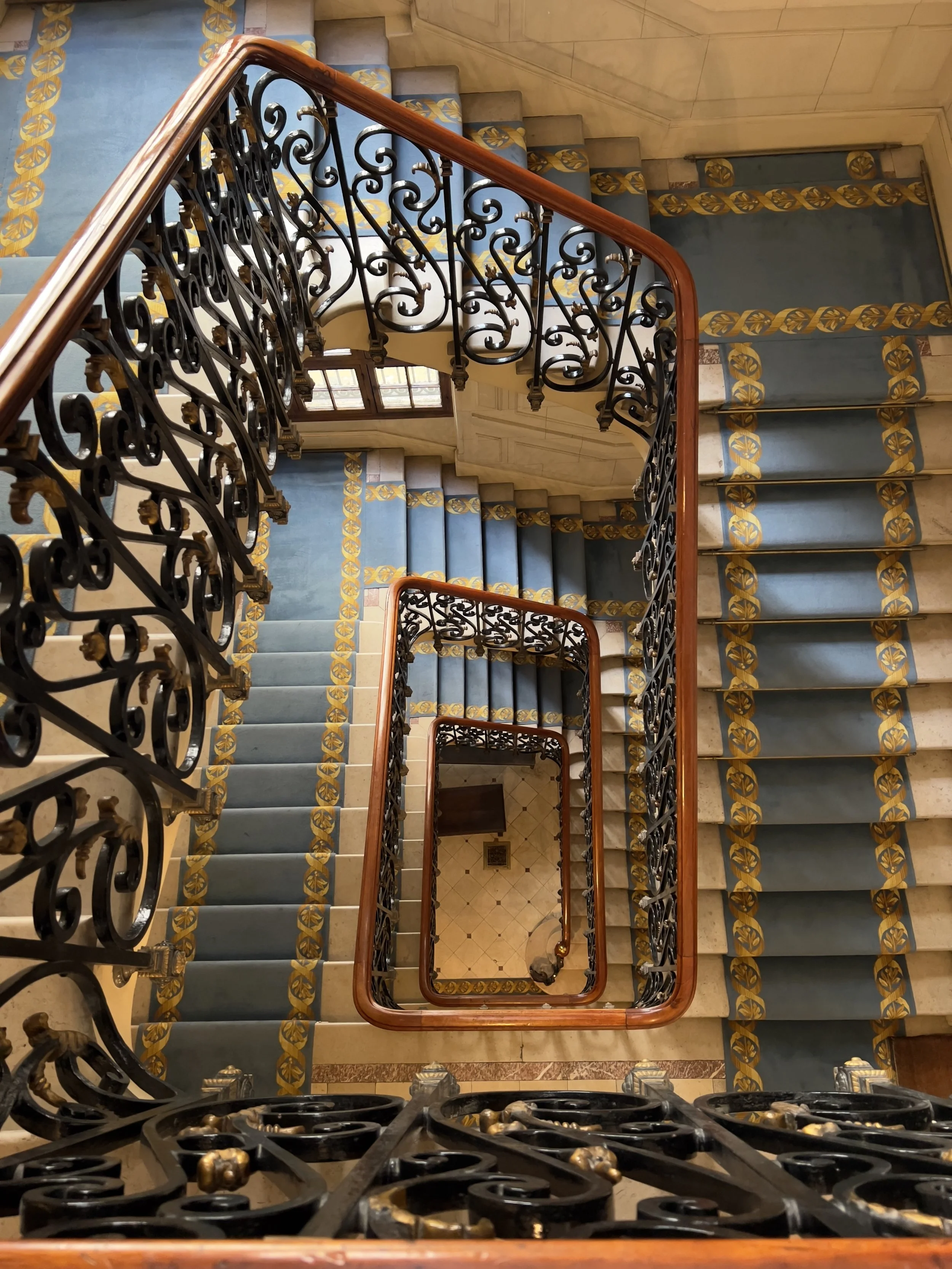 Access to off market prime properties in France