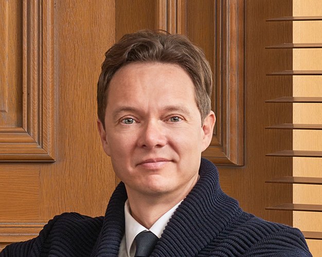 Aron Shadbolt MRICS ORIAS Regulated and Real Estate Buy Side Agent
