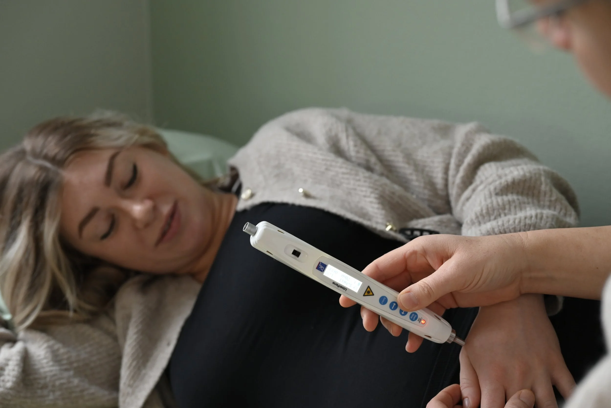 Testgerät bei Kontrolle während der Schwangerschaft