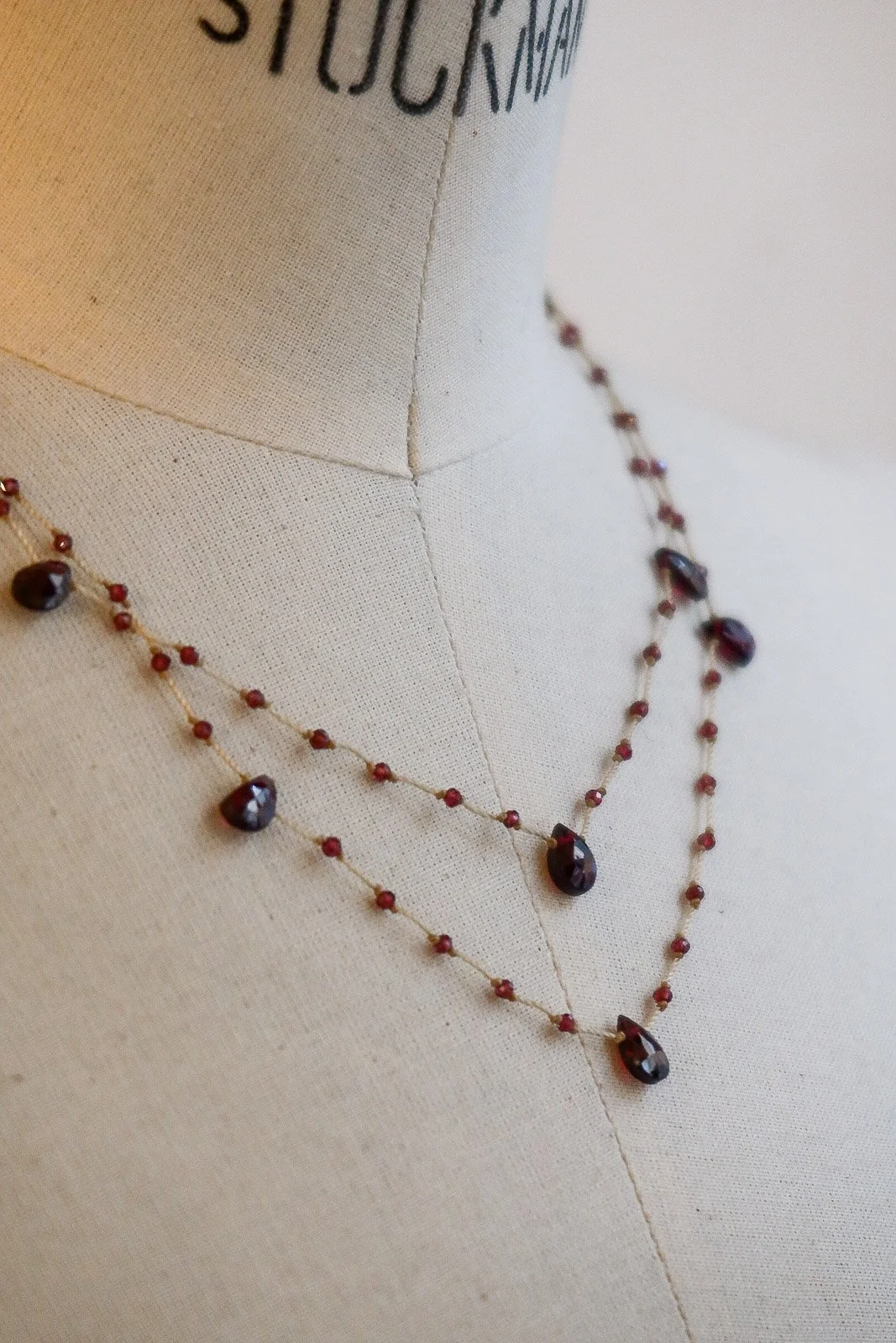 sautoir gouttes grenat 2.jpg