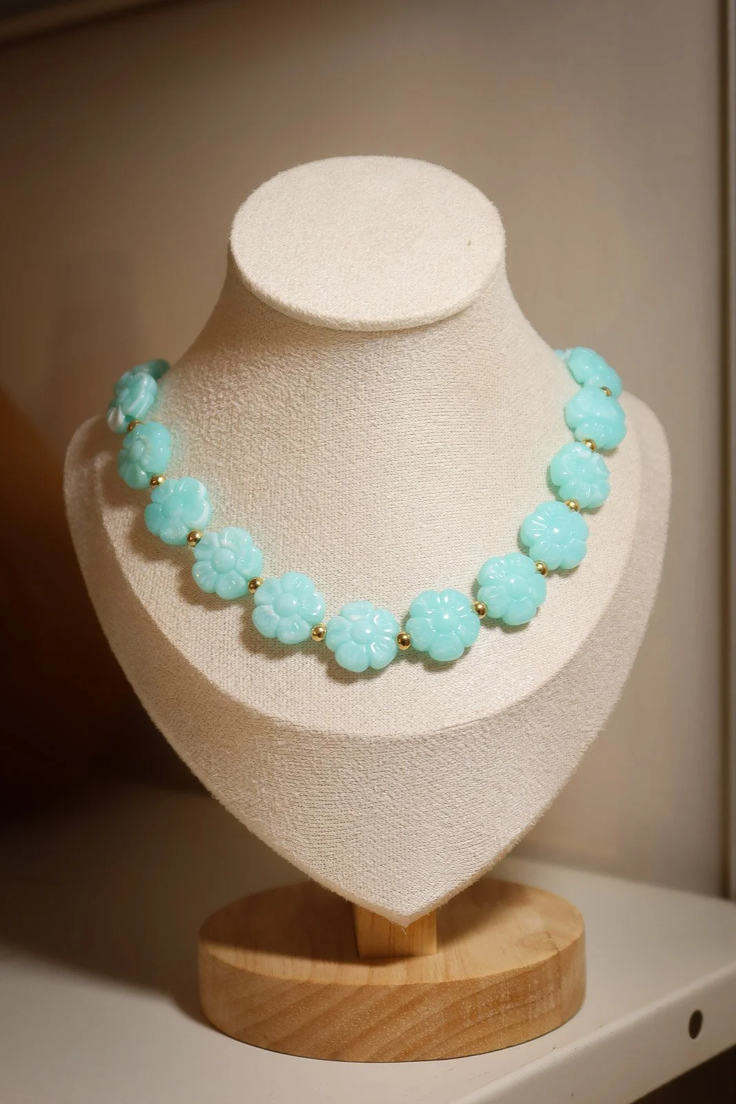 Collier fleur bleue