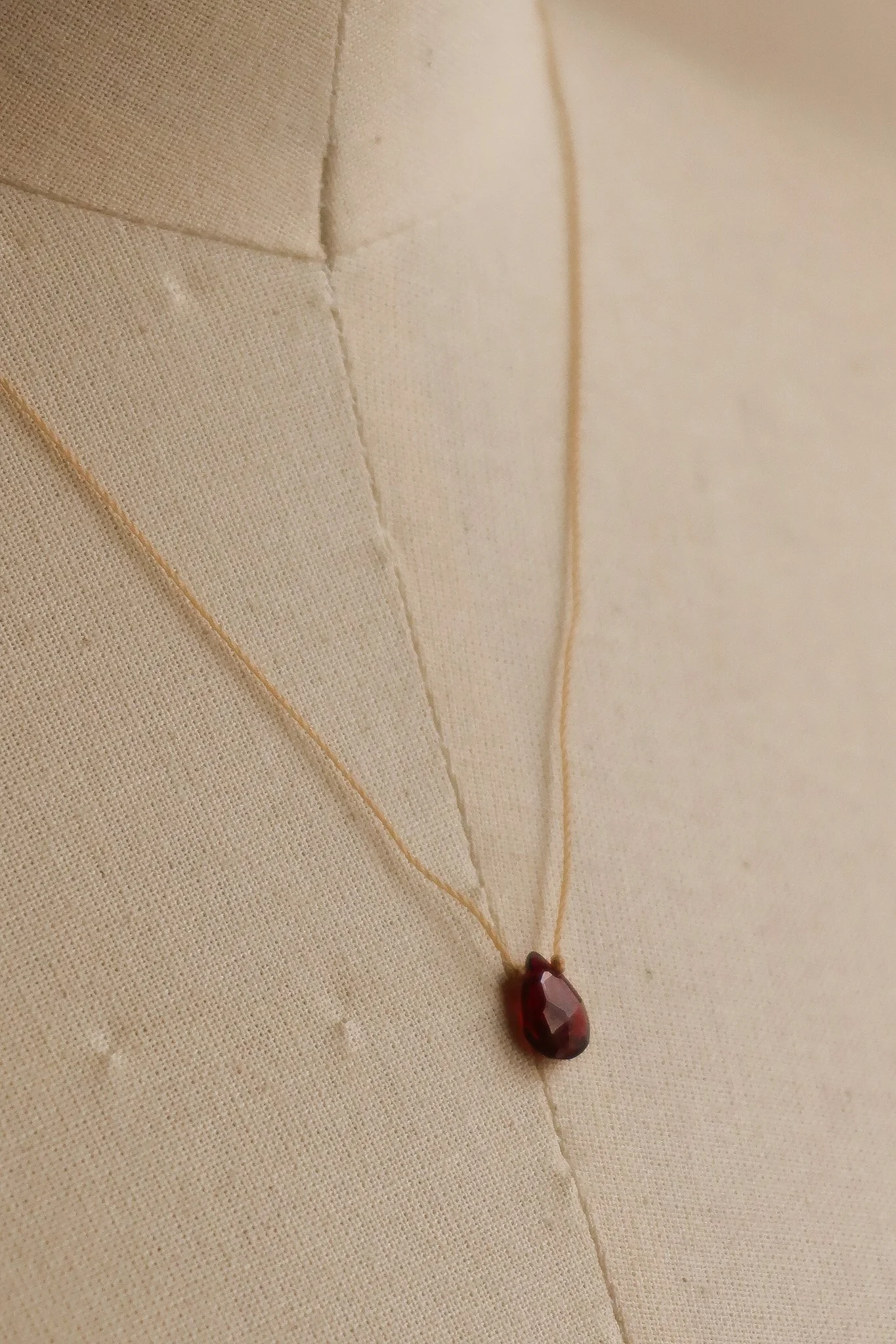 Collier "goutte" en grenat