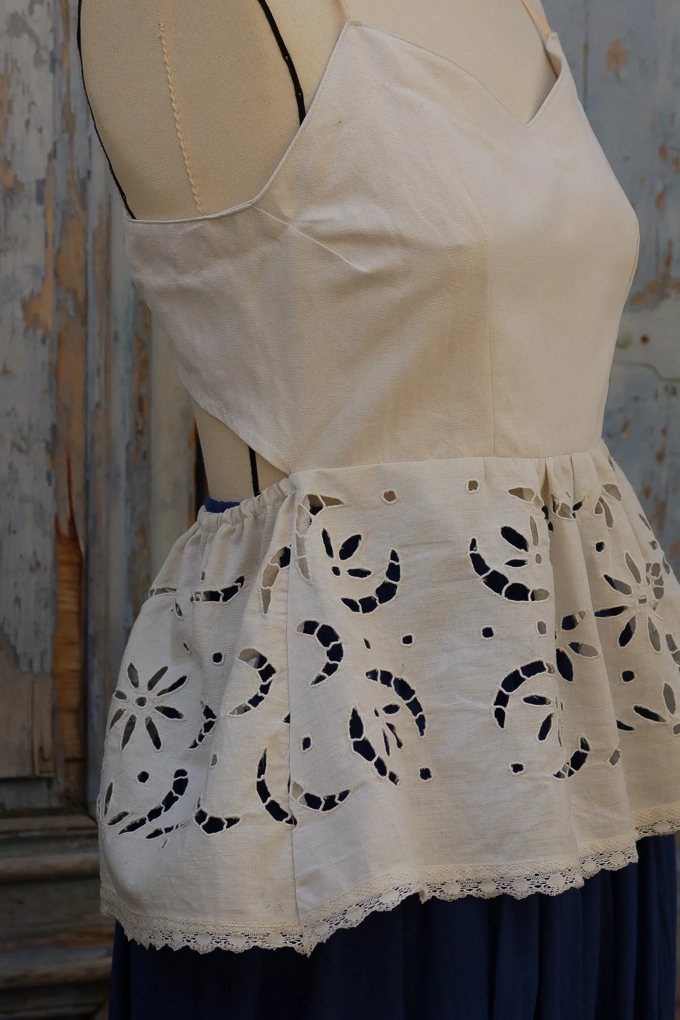 Top CAROLINE - Tissu brodé upcyling 3.jpg