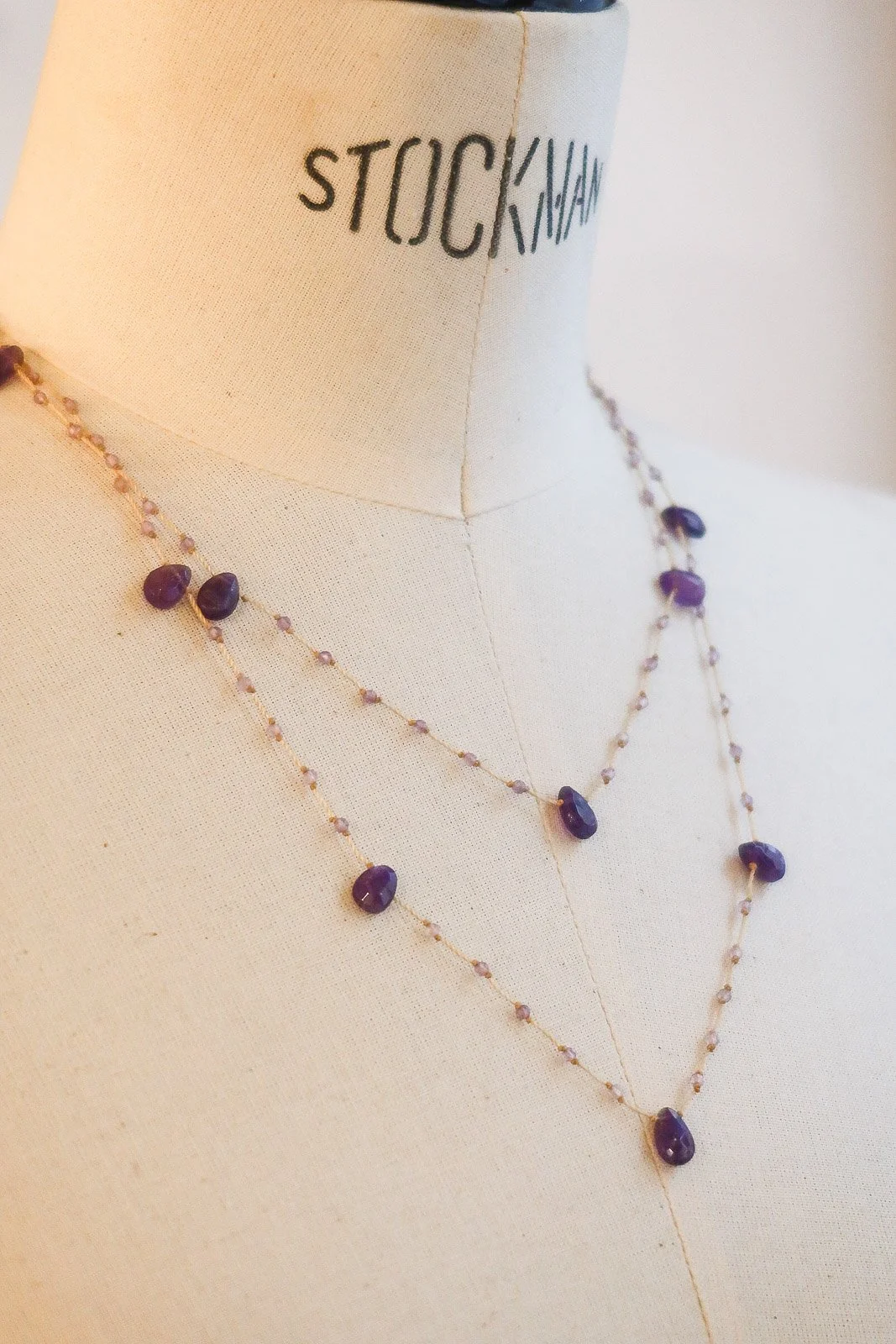 Sautoir "gouttes" en améthyste
